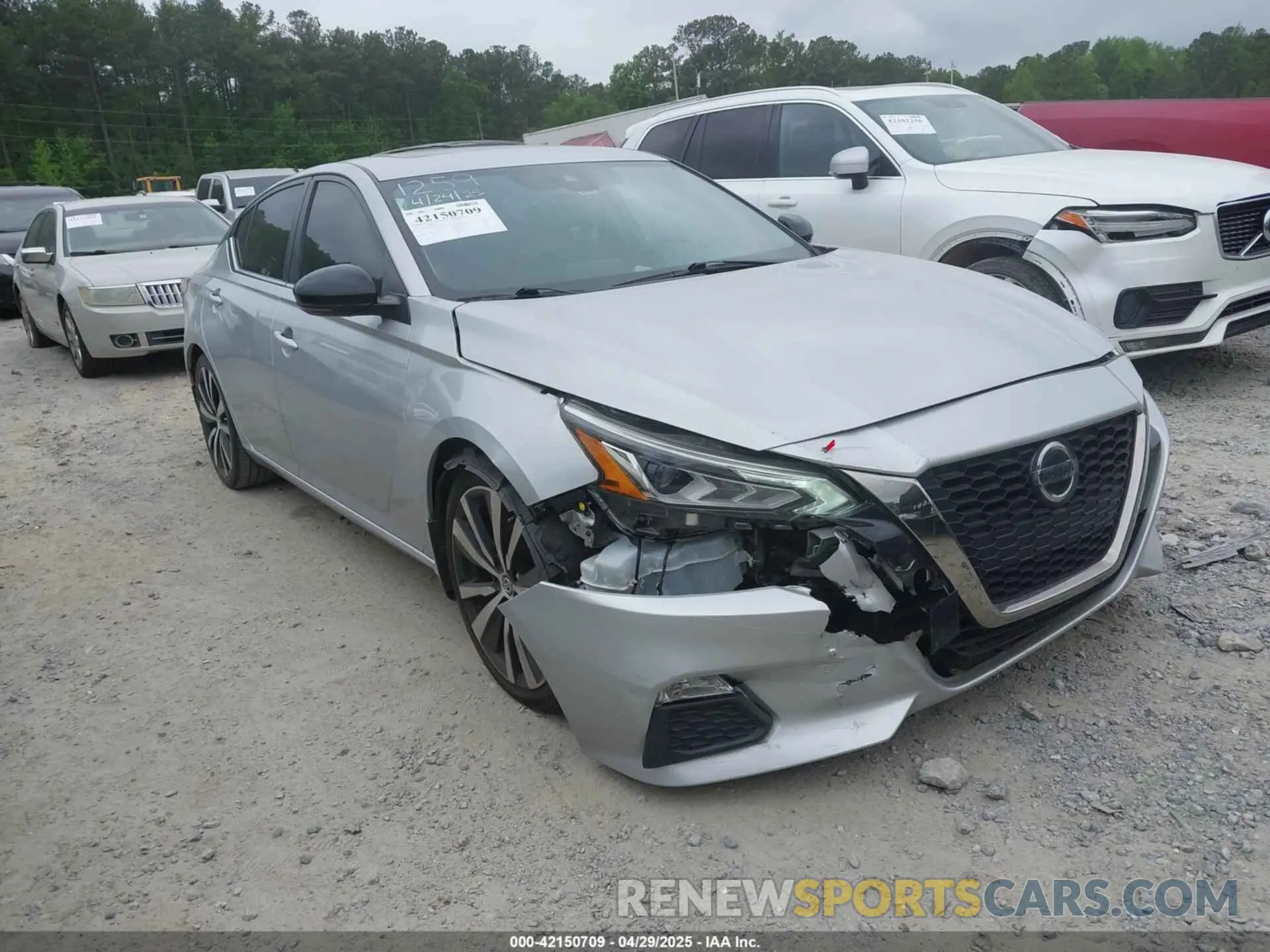 1 Photograph of a damaged car 1N4BL4CV5LN301259 NISSAN ALTIMA 2020