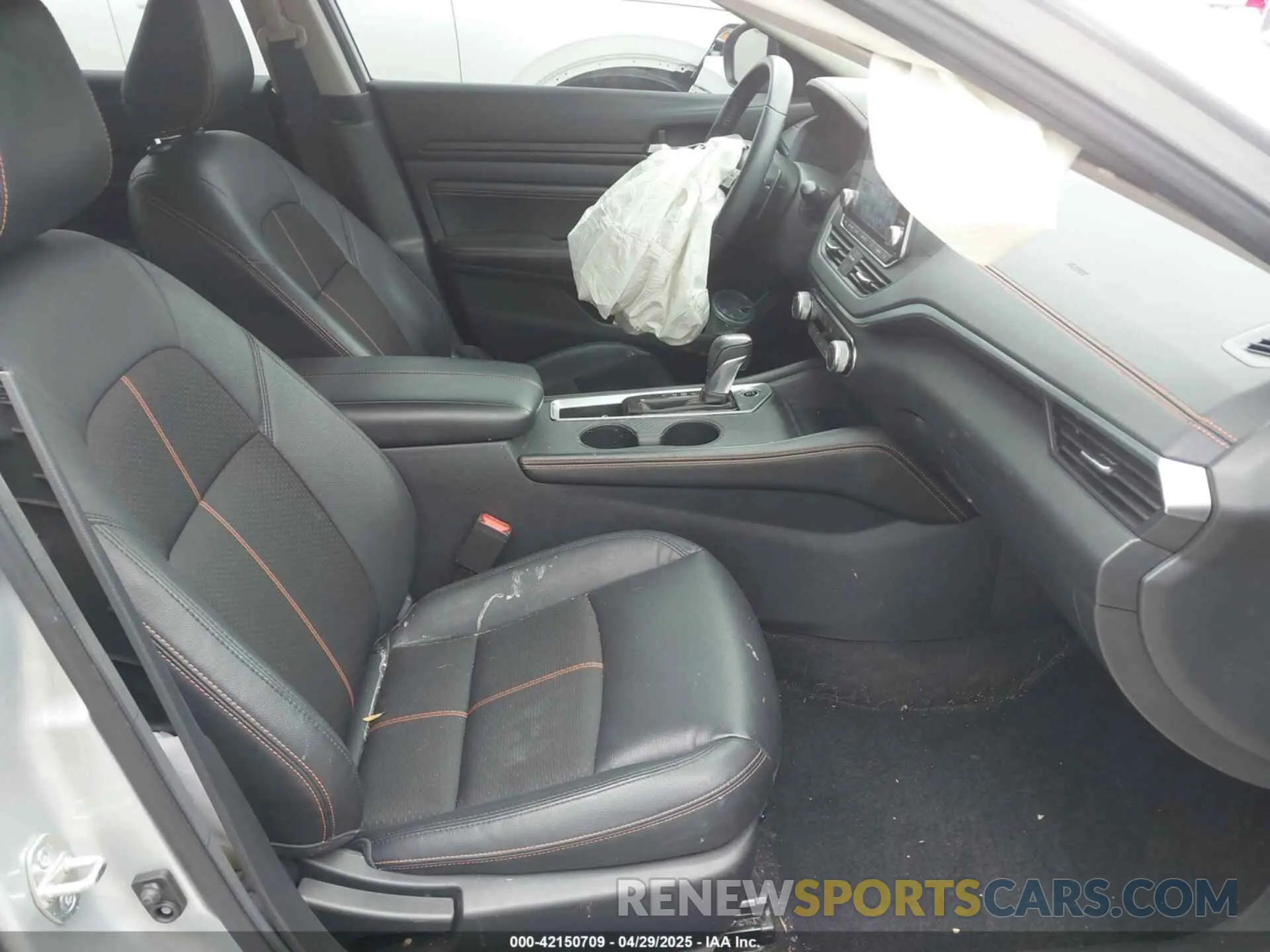 5 Photograph of a damaged car 1N4BL4CV5LN301259 NISSAN ALTIMA 2020