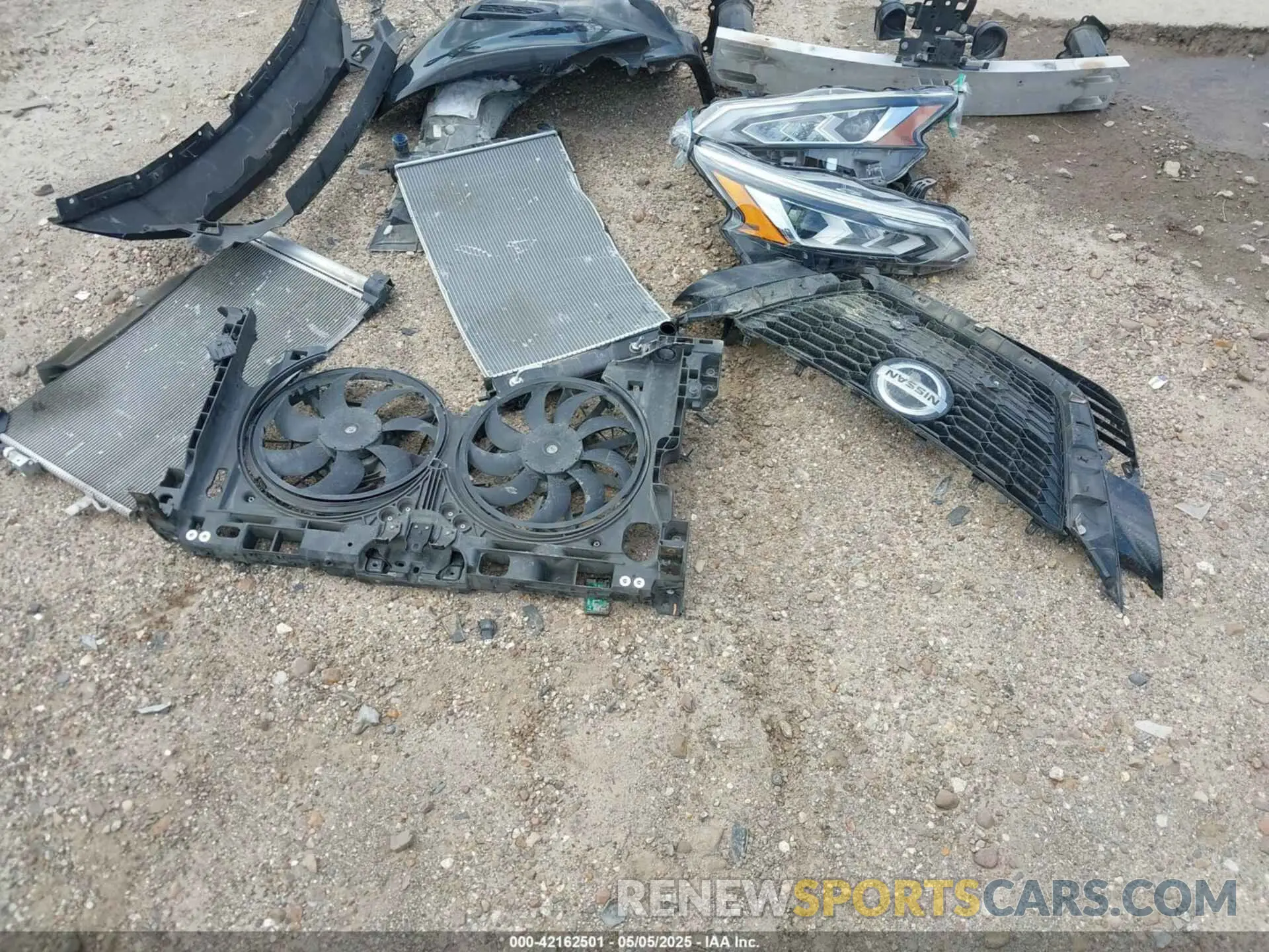12 Photograph of a damaged car 1N4BL4CV5LN312343 NISSAN ALTIMA 2020