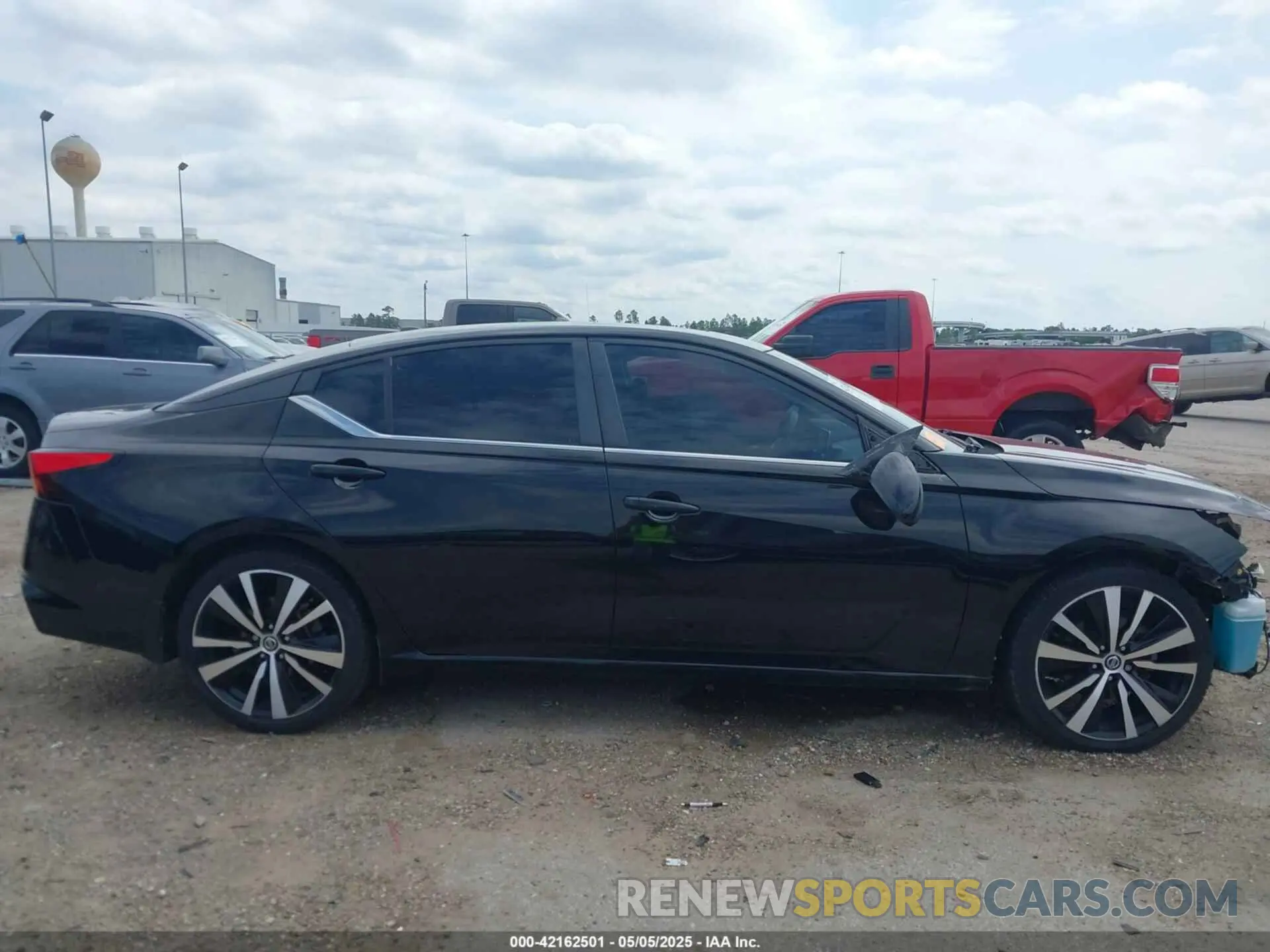 14 Photograph of a damaged car 1N4BL4CV5LN312343 NISSAN ALTIMA 2020