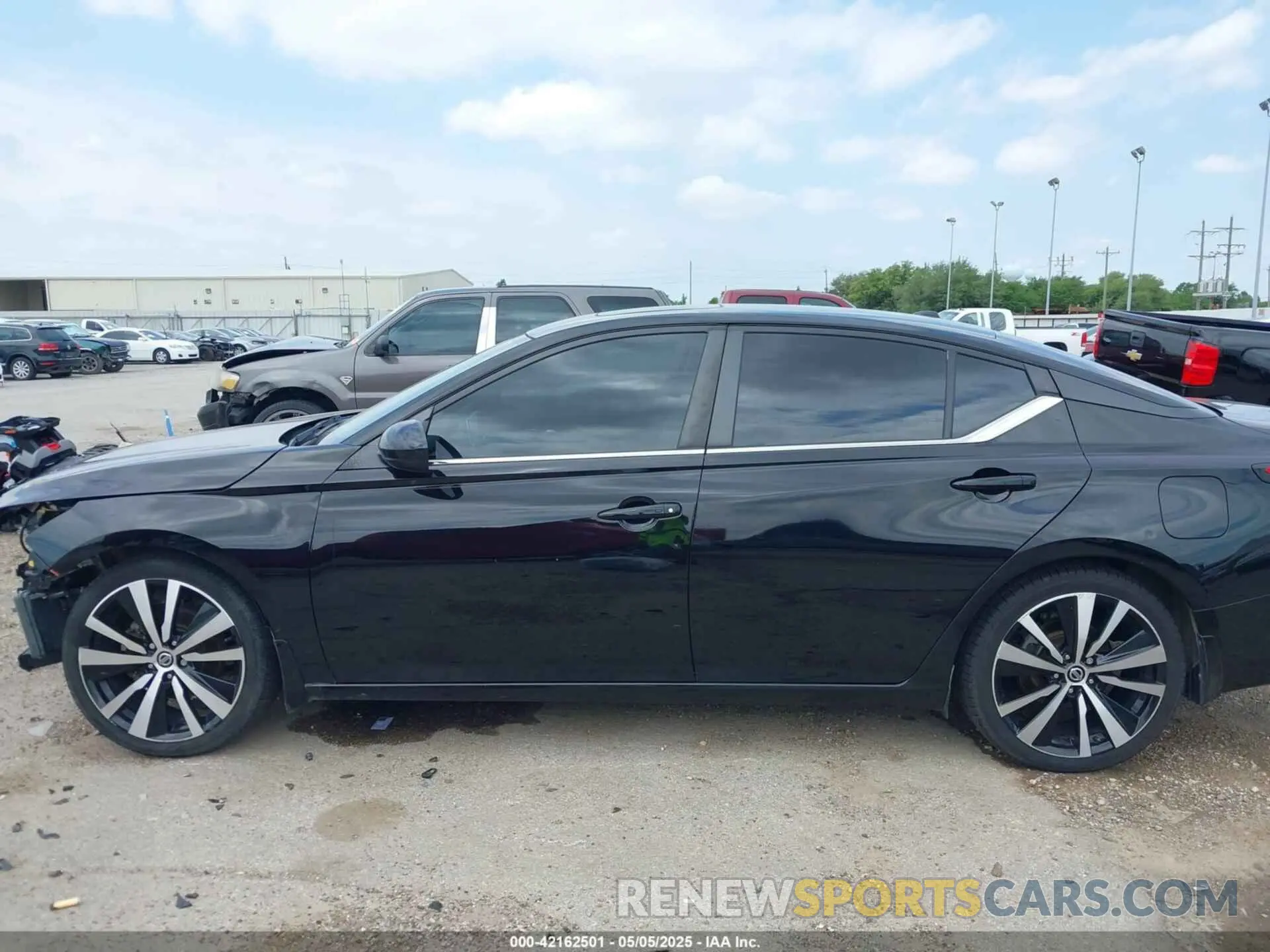 15 Photograph of a damaged car 1N4BL4CV5LN312343 NISSAN ALTIMA 2020