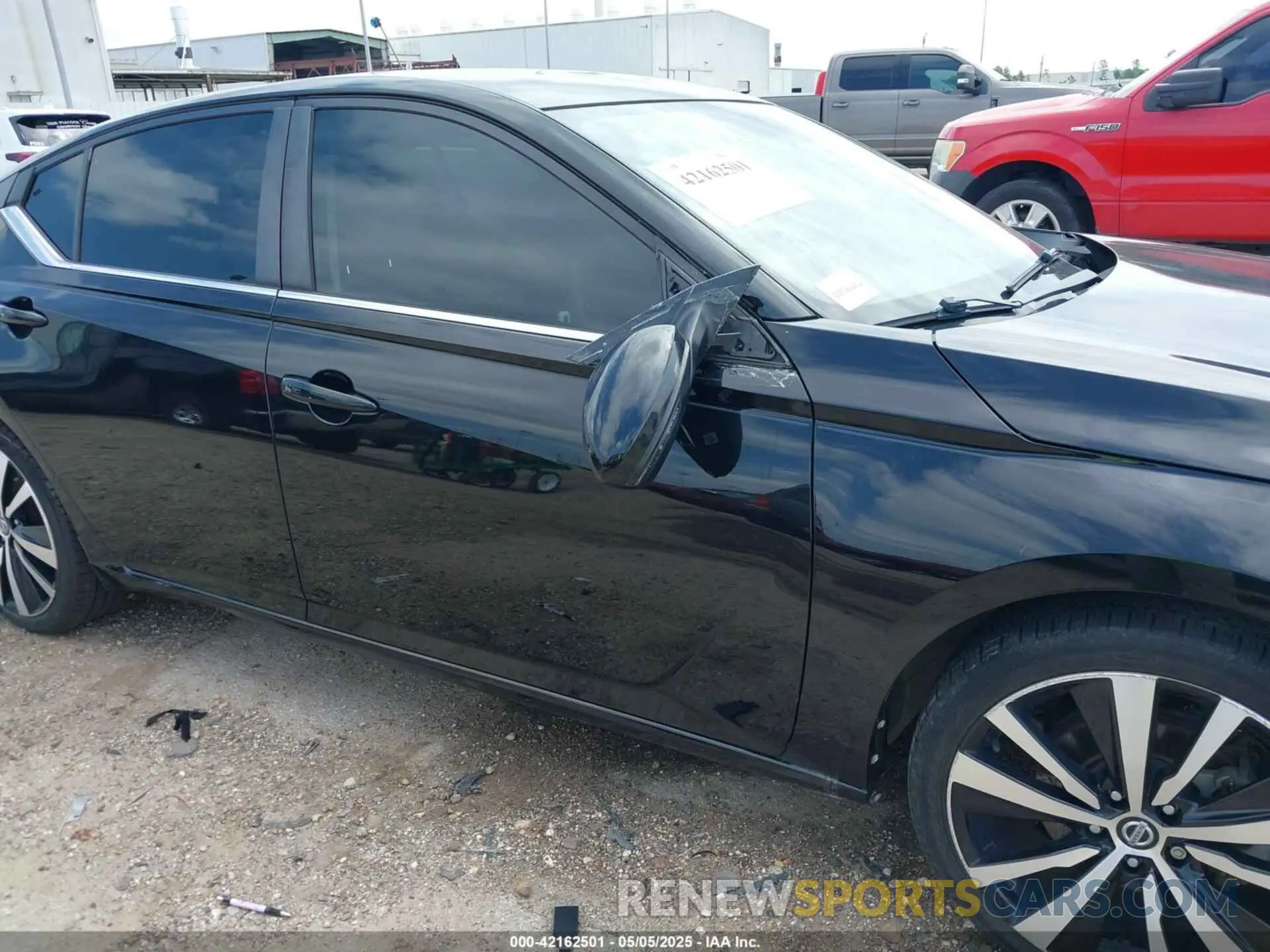 18 Photograph of a damaged car 1N4BL4CV5LN312343 NISSAN ALTIMA 2020