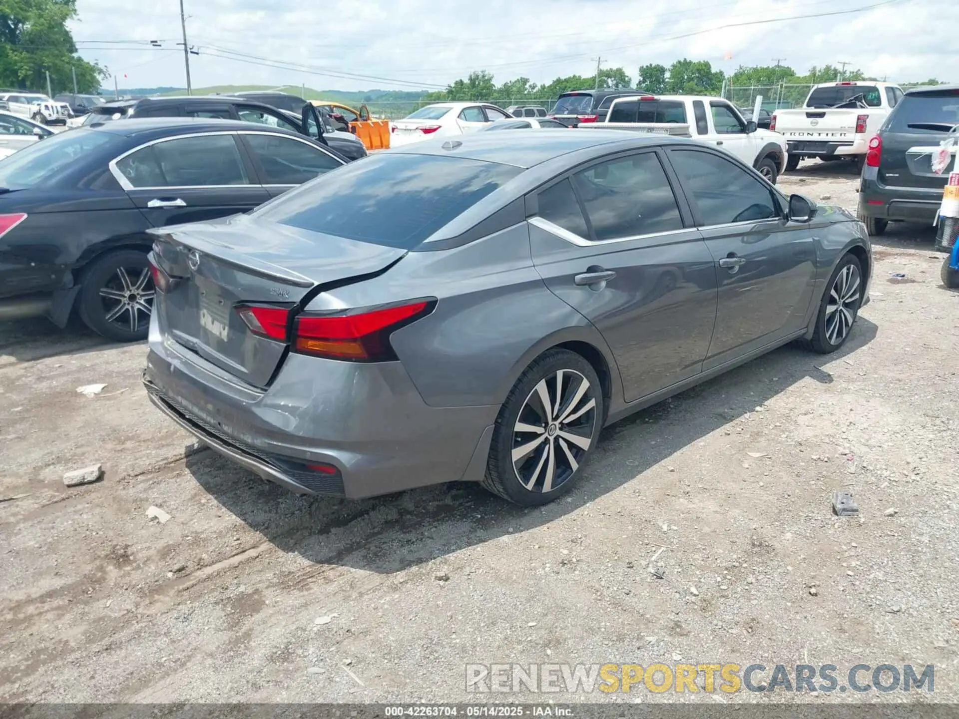 4 Photograph of a damaged car 1N4BL4CV6LC112163 NISSAN ALTIMA 2020
