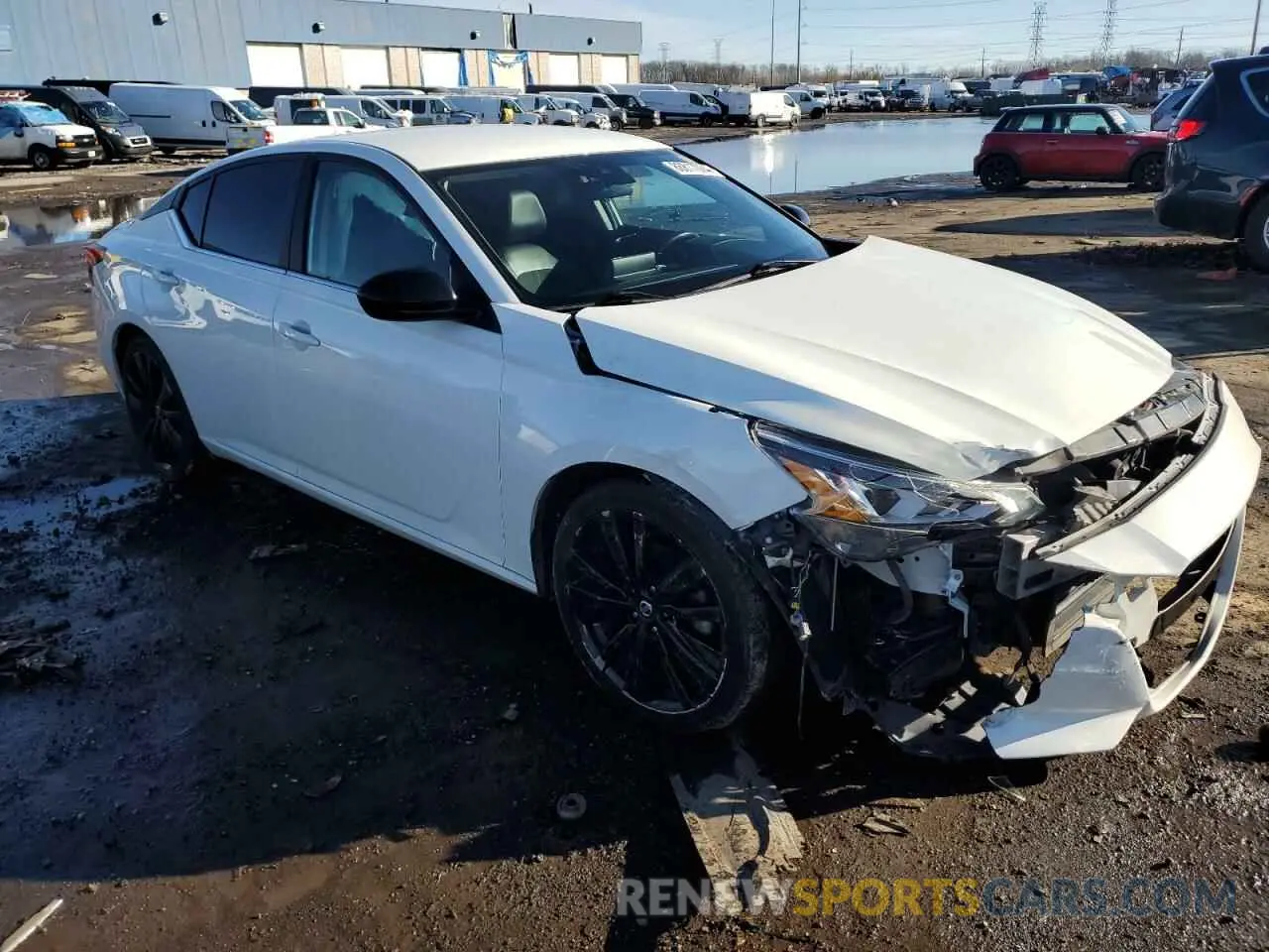 4 Photograph of a damaged car 1N4BL4CV6LC130596 NISSAN ALTIMA 2020