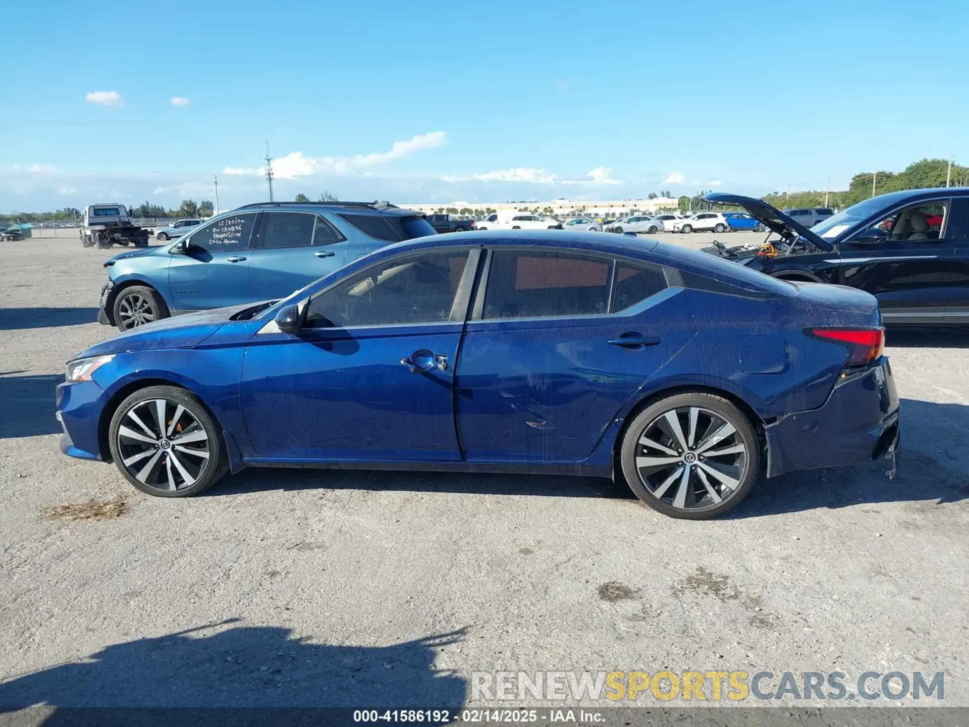 14 Photograph of a damaged car 1N4BL4CV6LC169401 NISSAN ALTIMA 2020