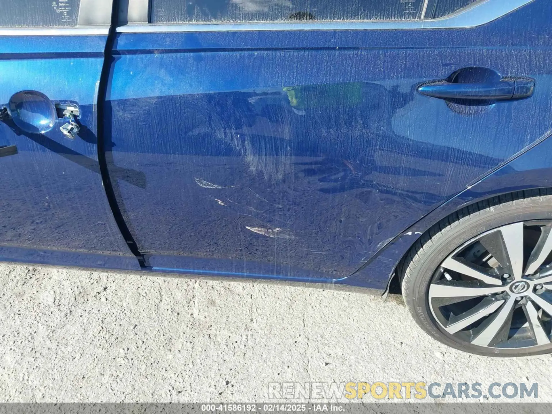 19 Photograph of a damaged car 1N4BL4CV6LC169401 NISSAN ALTIMA 2020