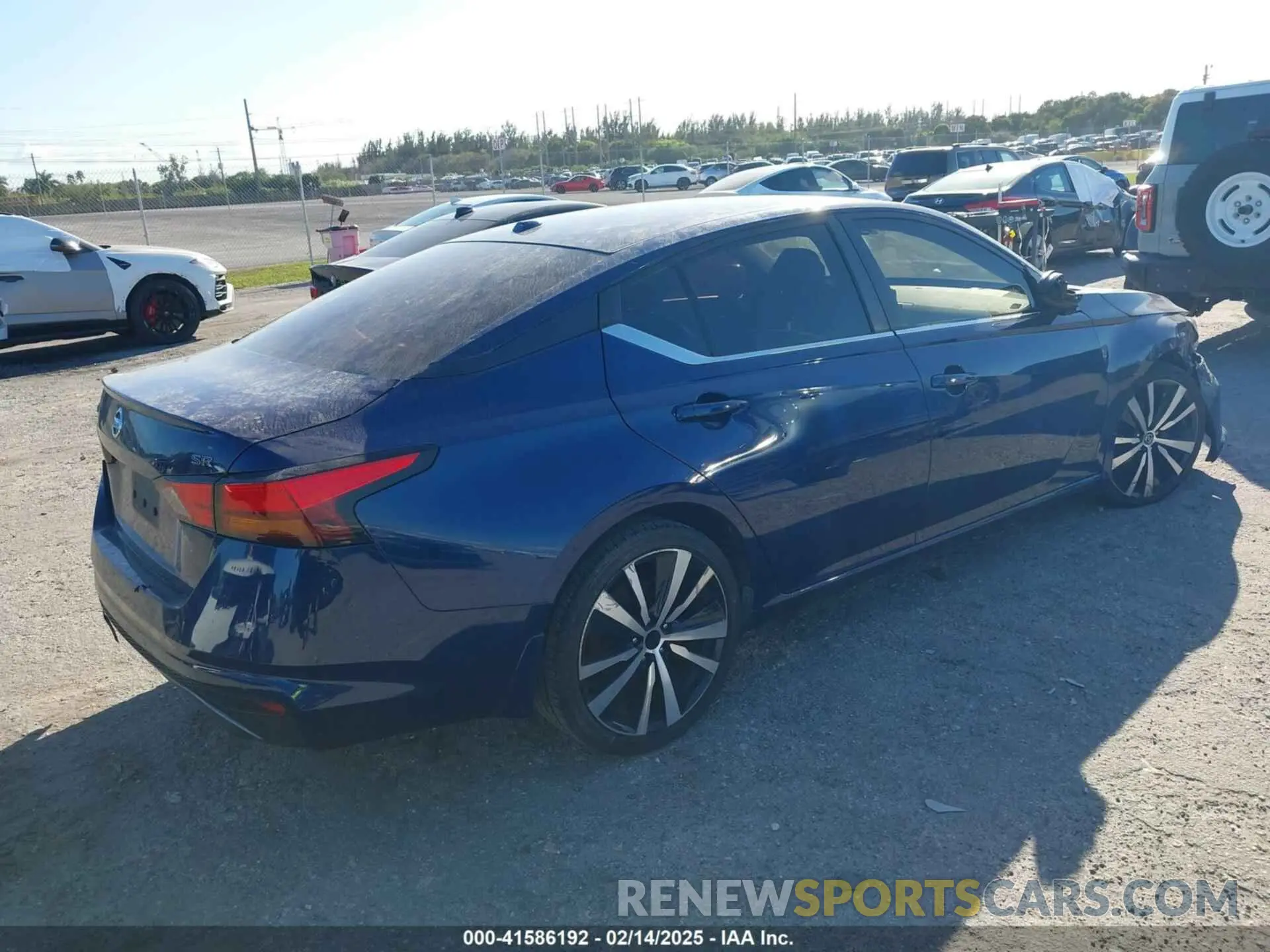 4 Photograph of a damaged car 1N4BL4CV6LC169401 NISSAN ALTIMA 2020