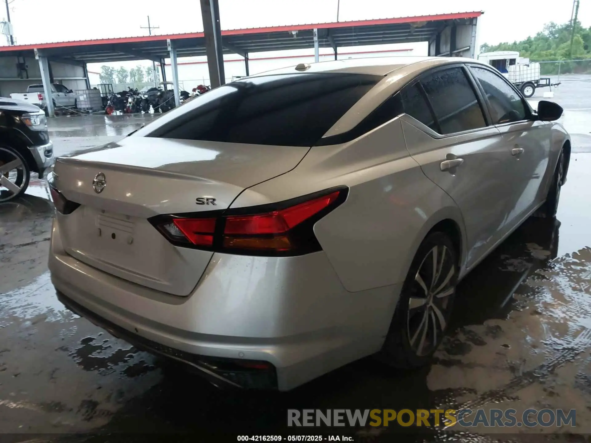4 Photograph of a damaged car 1N4BL4CV7LC132017 NISSAN ALTIMA 2020