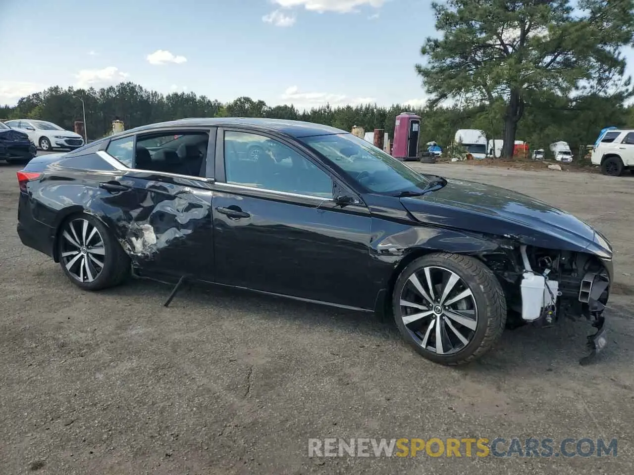 4 Photograph of a damaged car 1N4BL4CV7LC280362 NISSAN ALTIMA 2020