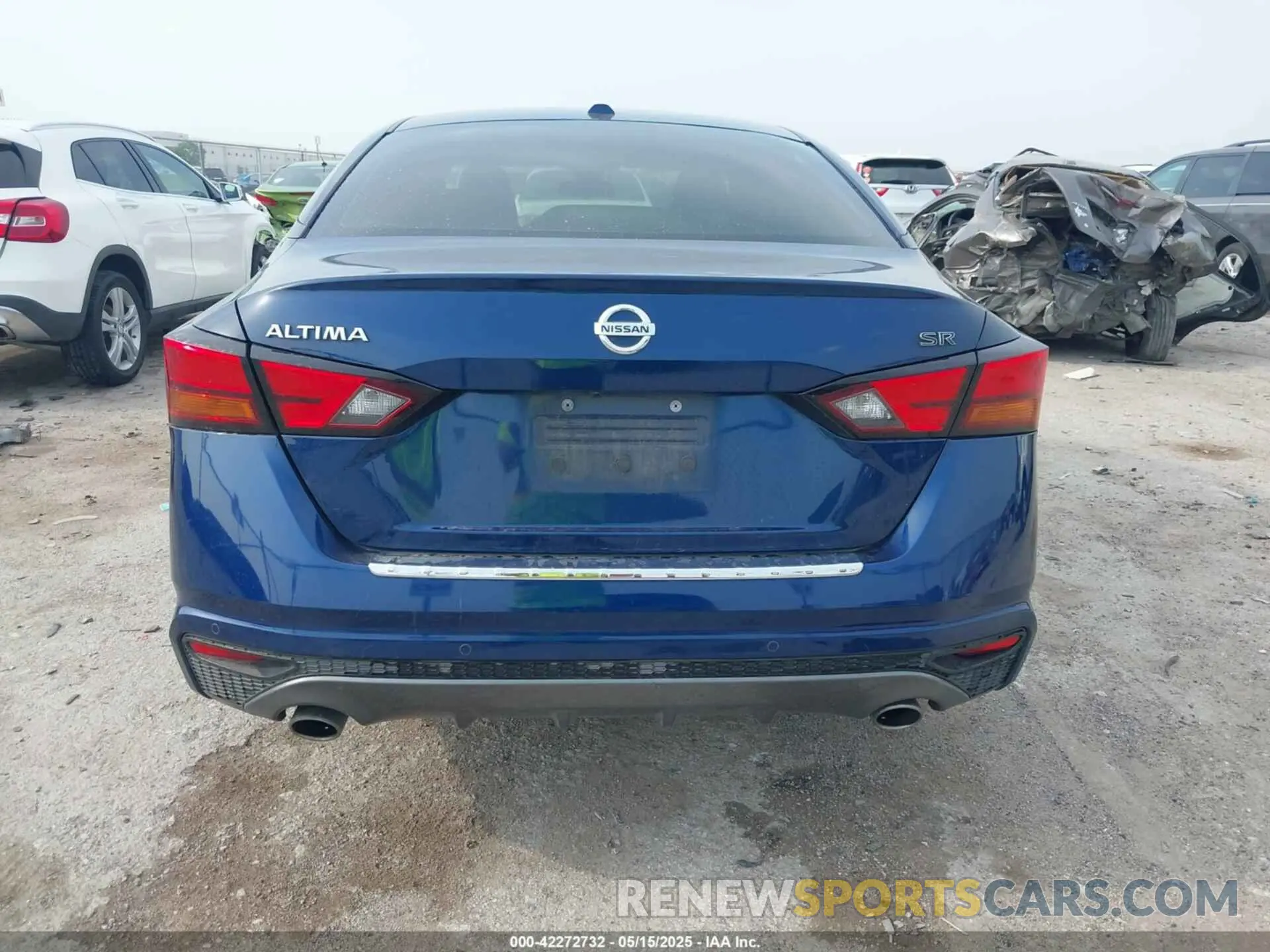 17 Photograph of a damaged car 1N4BL4CV7LN319018 NISSAN ALTIMA 2020