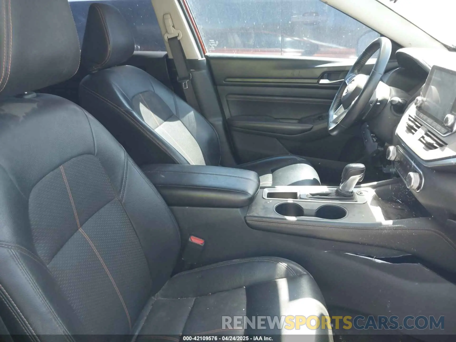 5 Photograph of a damaged car 1N4BL4CV8LC138070 NISSAN ALTIMA 2020