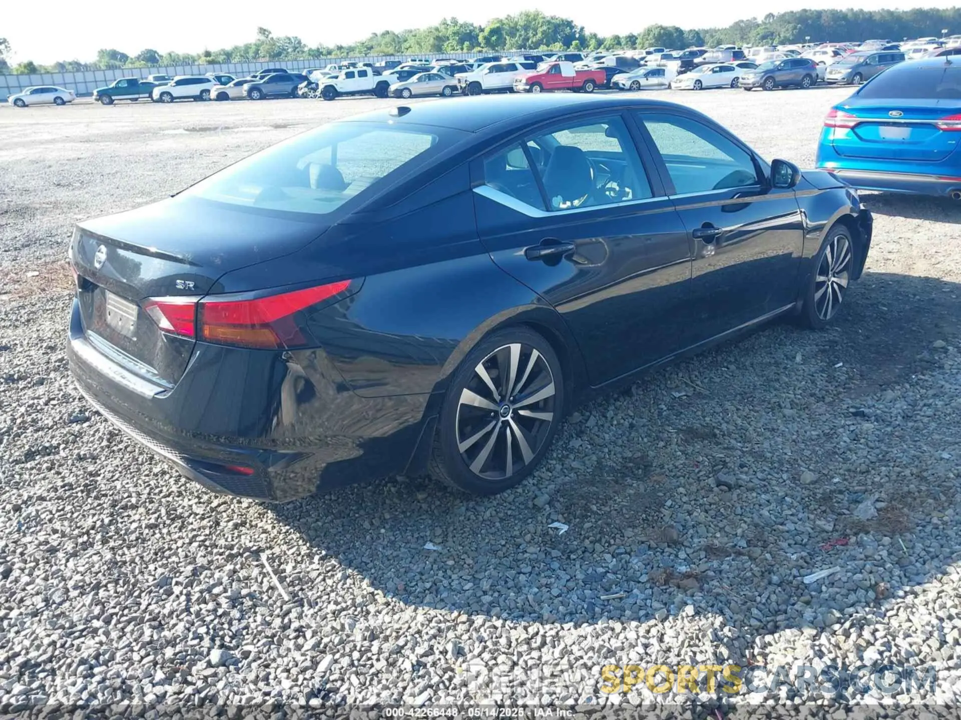 4 Photograph of a damaged car 1N4BL4CV8LC273825 NISSAN ALTIMA 2020