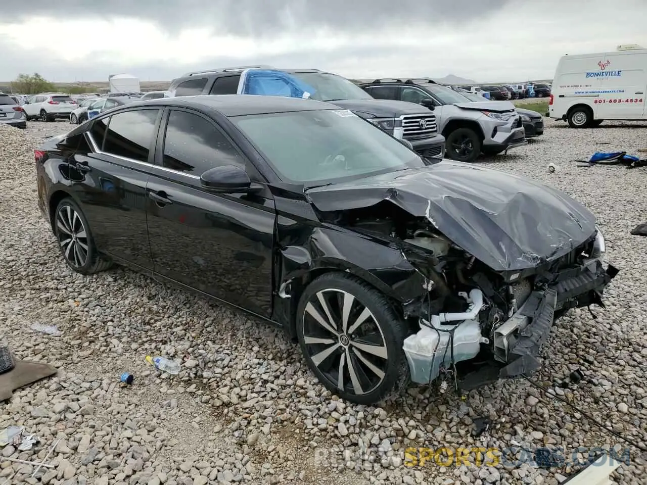 4 Photograph of a damaged car 1N4BL4CVXLN319241 NISSAN ALTIMA 2020