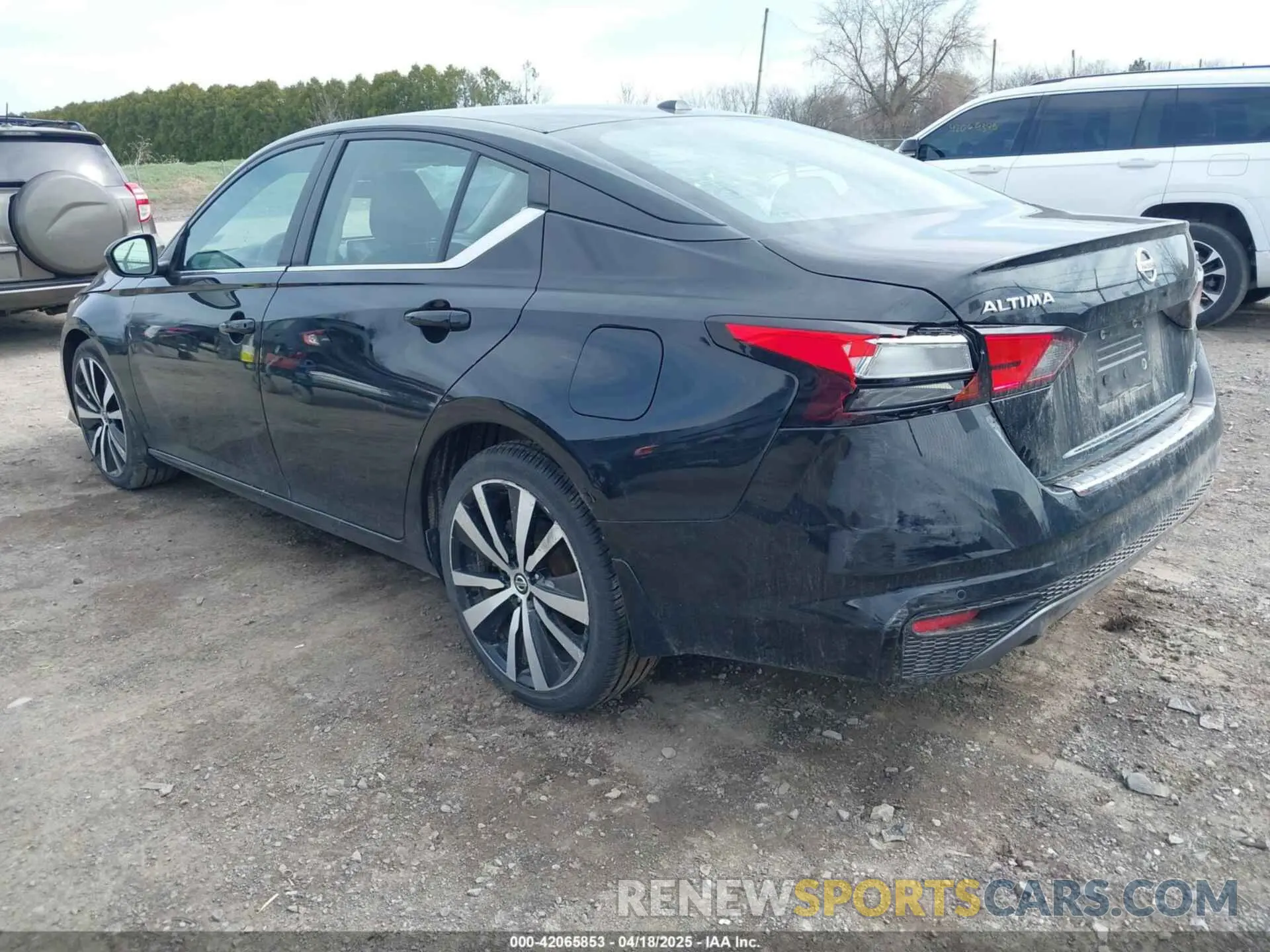 3 Photograph of a damaged car 1N4BL4CW3LC181417 NISSAN ALTIMA 2020