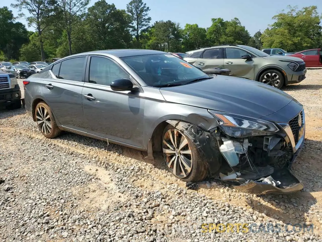 4 Photograph of a damaged car 1N4BL4CW4LC102367 NISSAN ALTIMA 2020