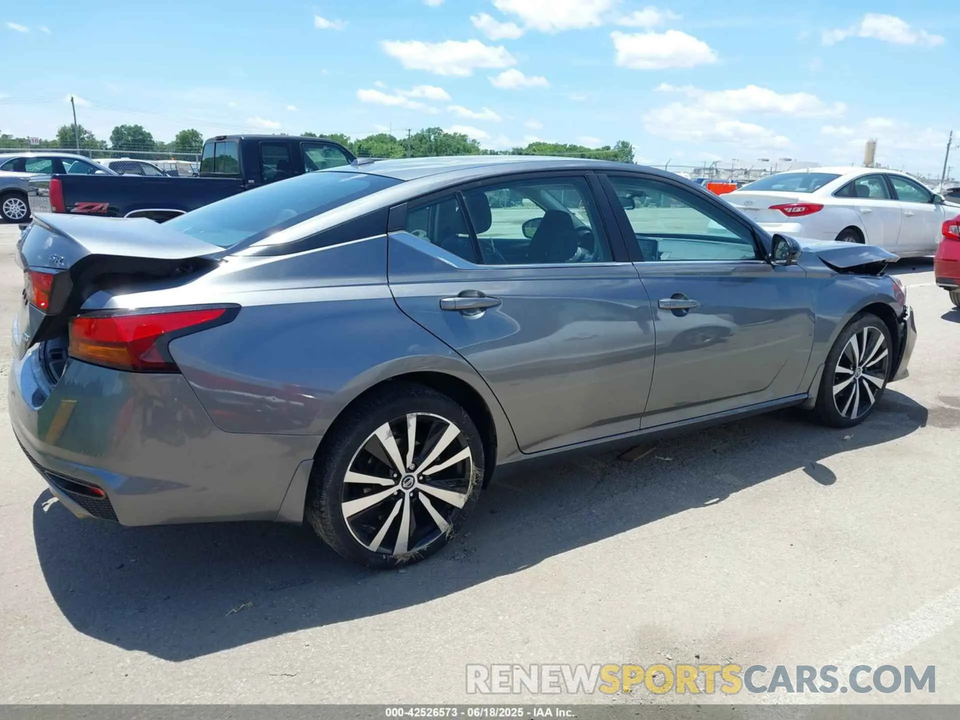 13 Photograph of a damaged car 1N4BL4CW4LC172791 NISSAN ALTIMA 2020