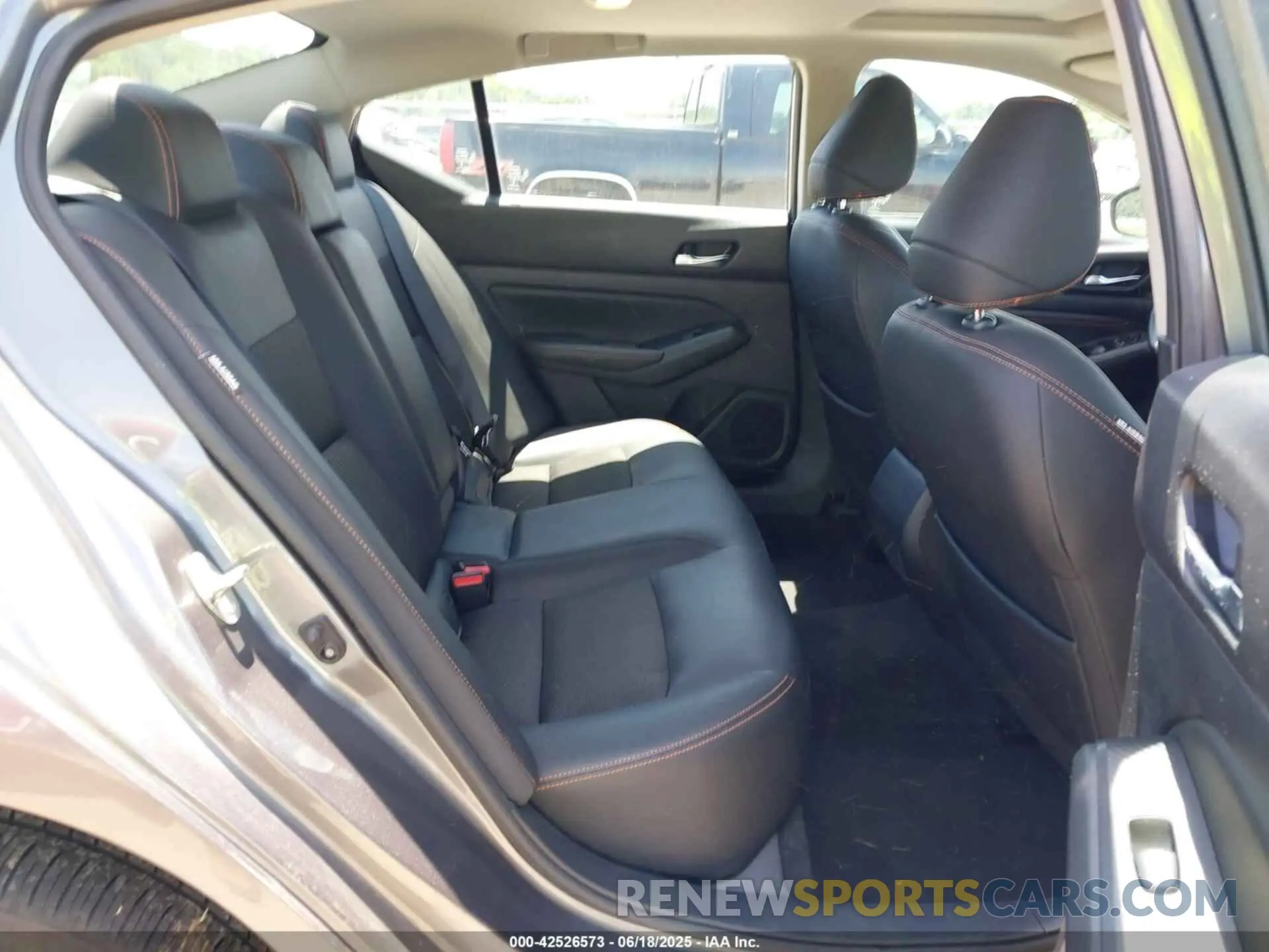 8 Photograph of a damaged car 1N4BL4CW4LC172791 NISSAN ALTIMA 2020