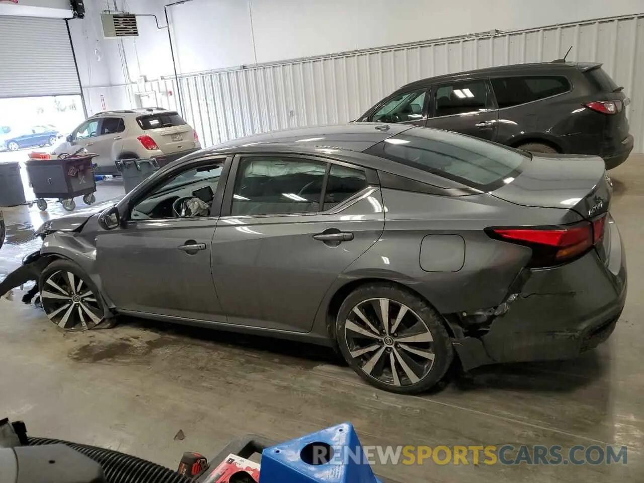 2 Photograph of a damaged car 1N4BL4CW5LN316904 NISSAN ALTIMA 2020