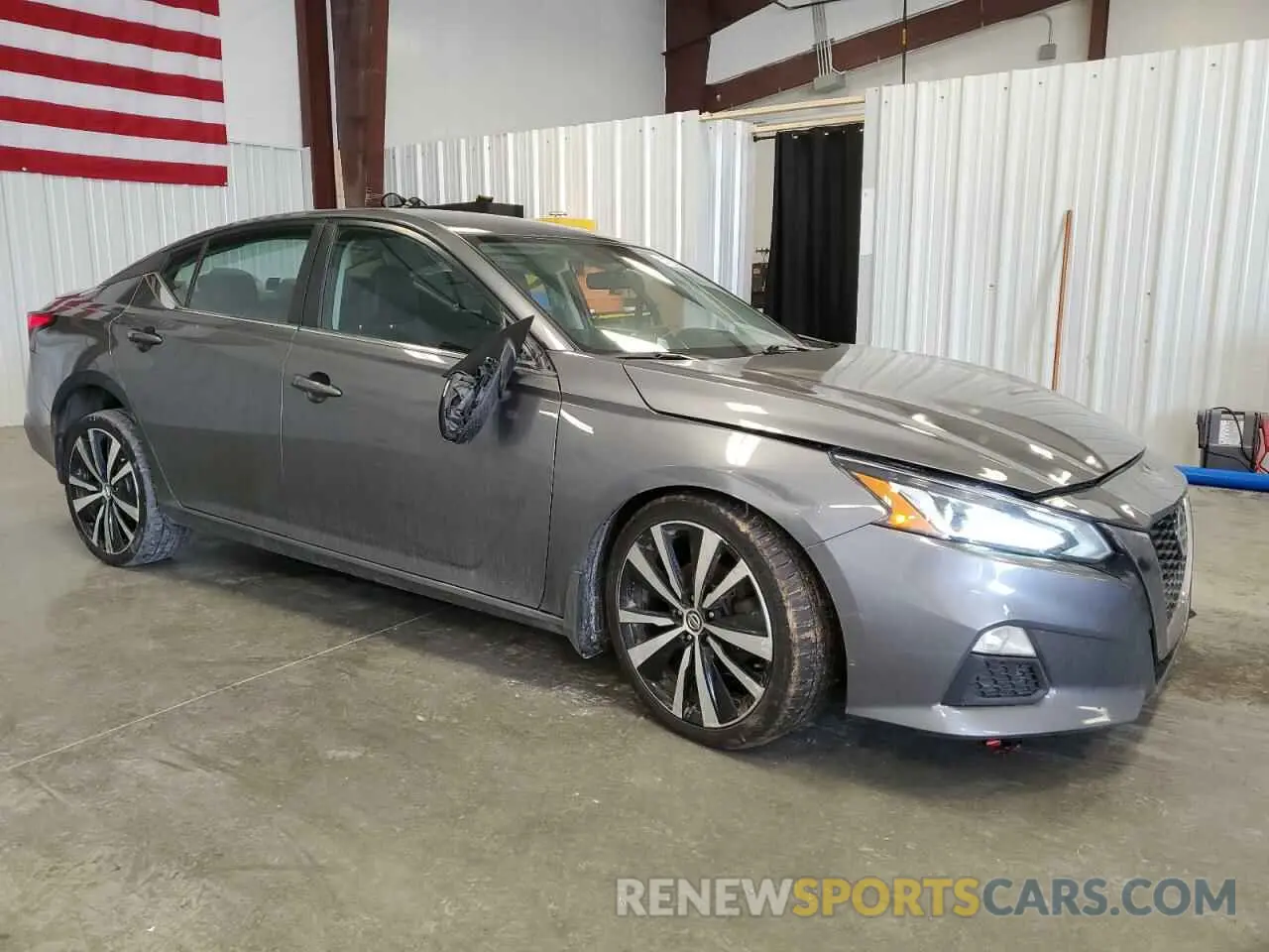 4 Photograph of a damaged car 1N4BL4CW5LN316904 NISSAN ALTIMA 2020