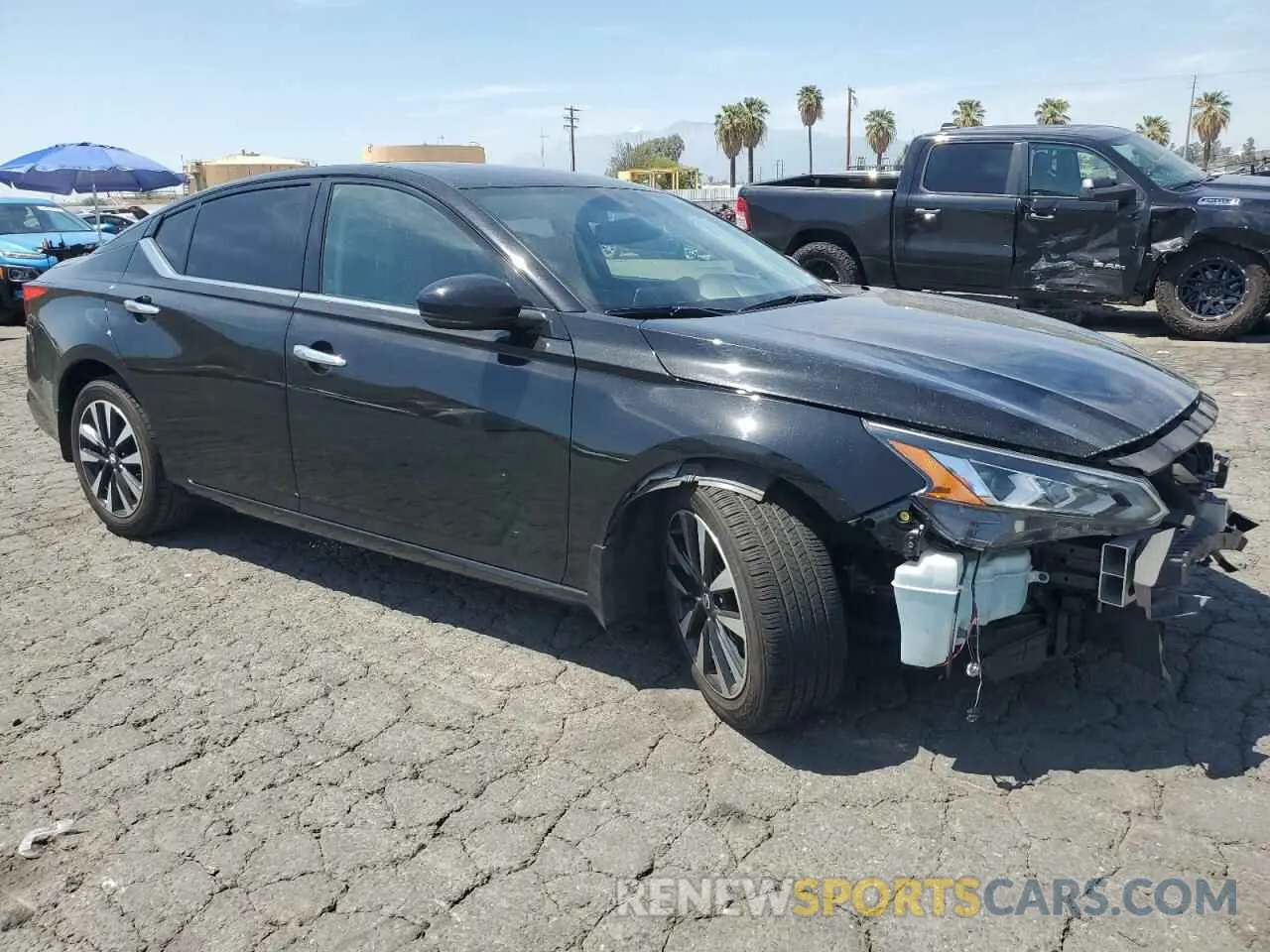 4 Photograph of a damaged car 1N4BL4DV2LC280459 NISSAN ALTIMA 2020