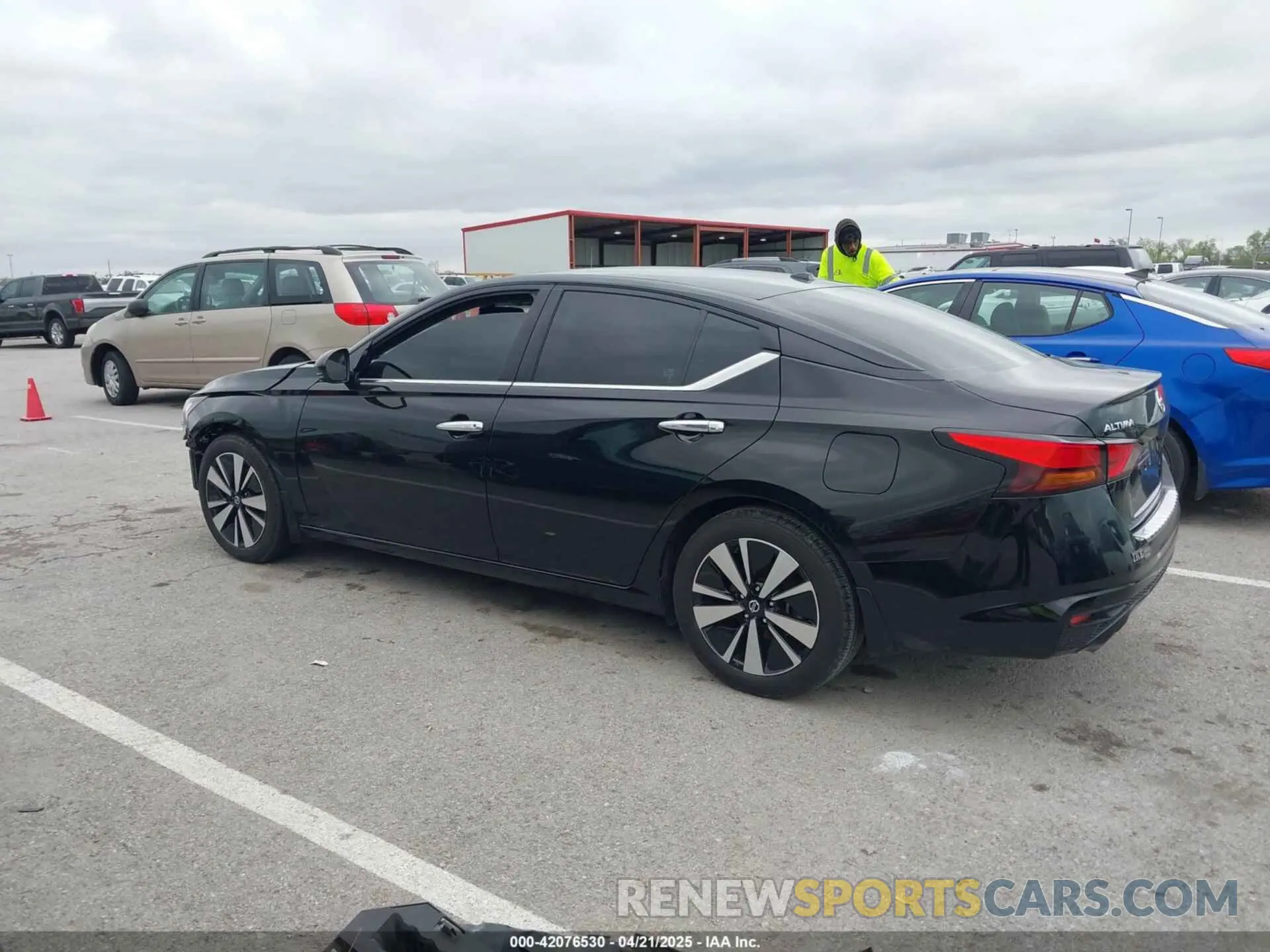 15 Photograph of a damaged car 1N4BL4DV5LC273148 NISSAN ALTIMA 2020