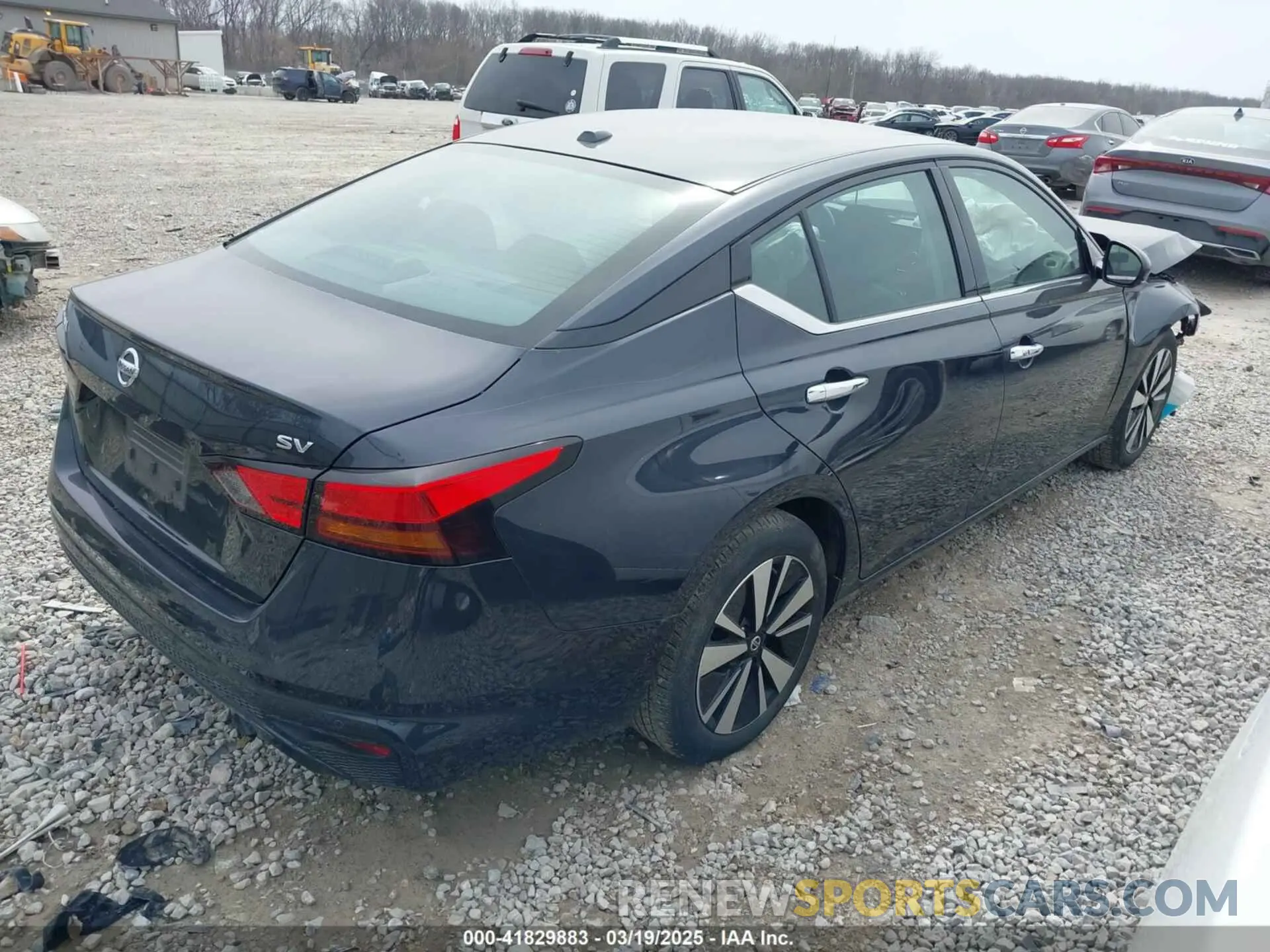 4 Photograph of a damaged car 1N4BL4DV6LC210396 NISSAN ALTIMA 2020