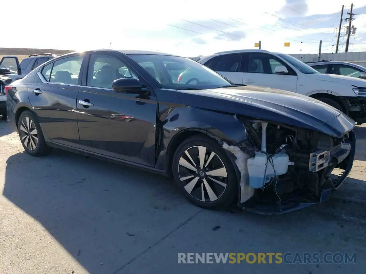 4 Photograph of a damaged car 1N4BL4DV8LC172475 NISSAN ALTIMA 2020