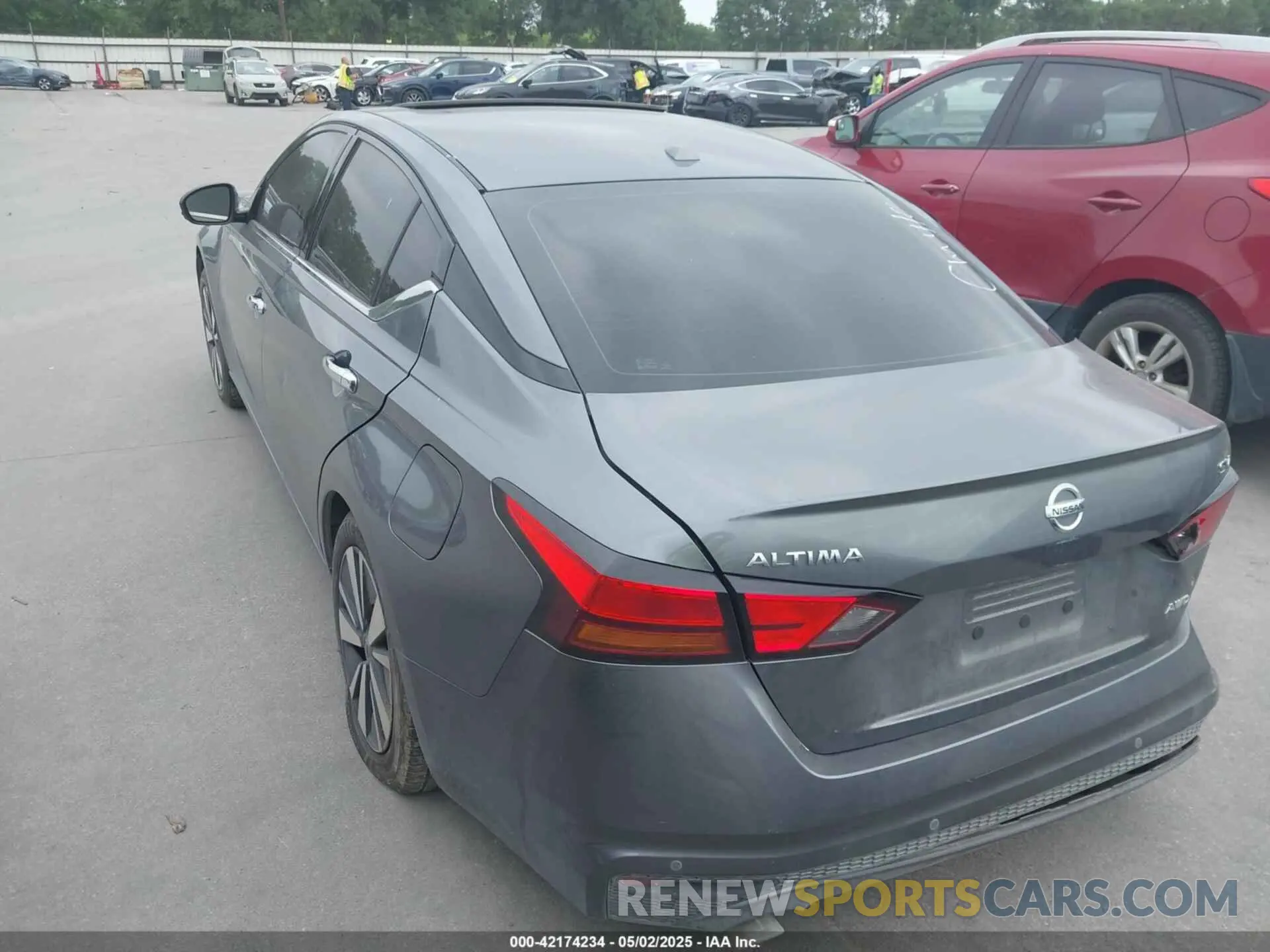 3 Photograph of a damaged car 1N4BL4DW1LC167322 NISSAN ALTIMA 2020