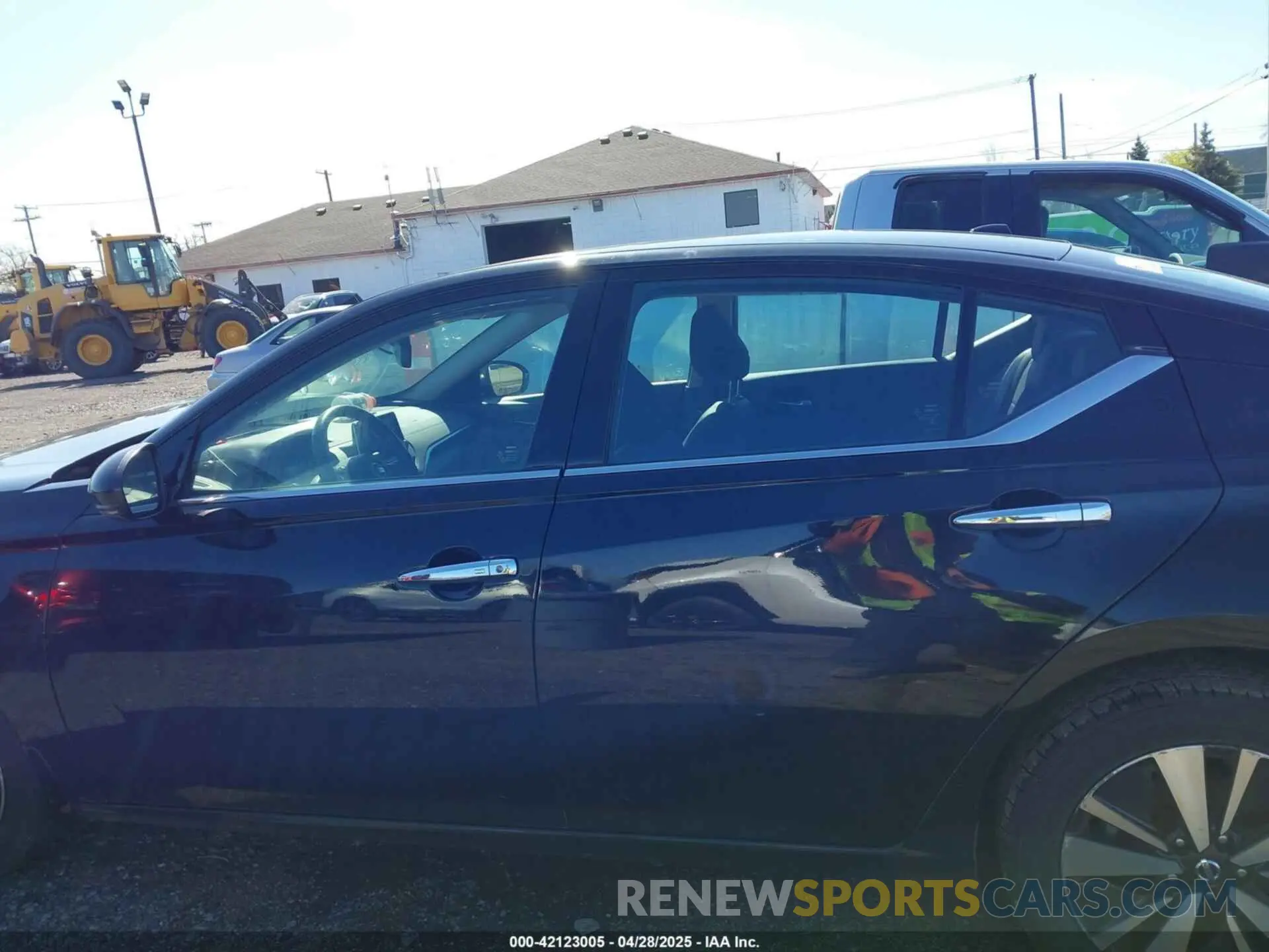 14 Photograph of a damaged car 1N4BL4DW5LN300300 NISSAN ALTIMA 2020