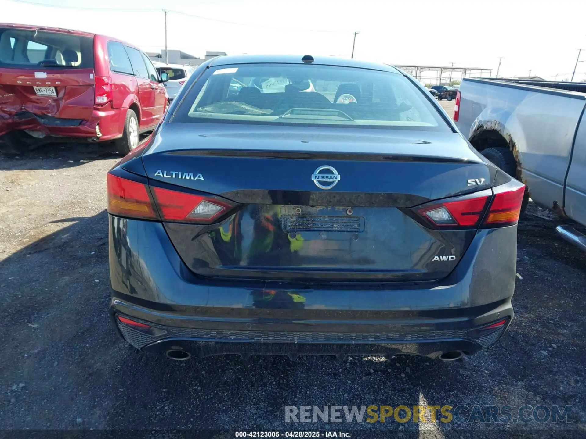 16 Photograph of a damaged car 1N4BL4DW5LN300300 NISSAN ALTIMA 2020