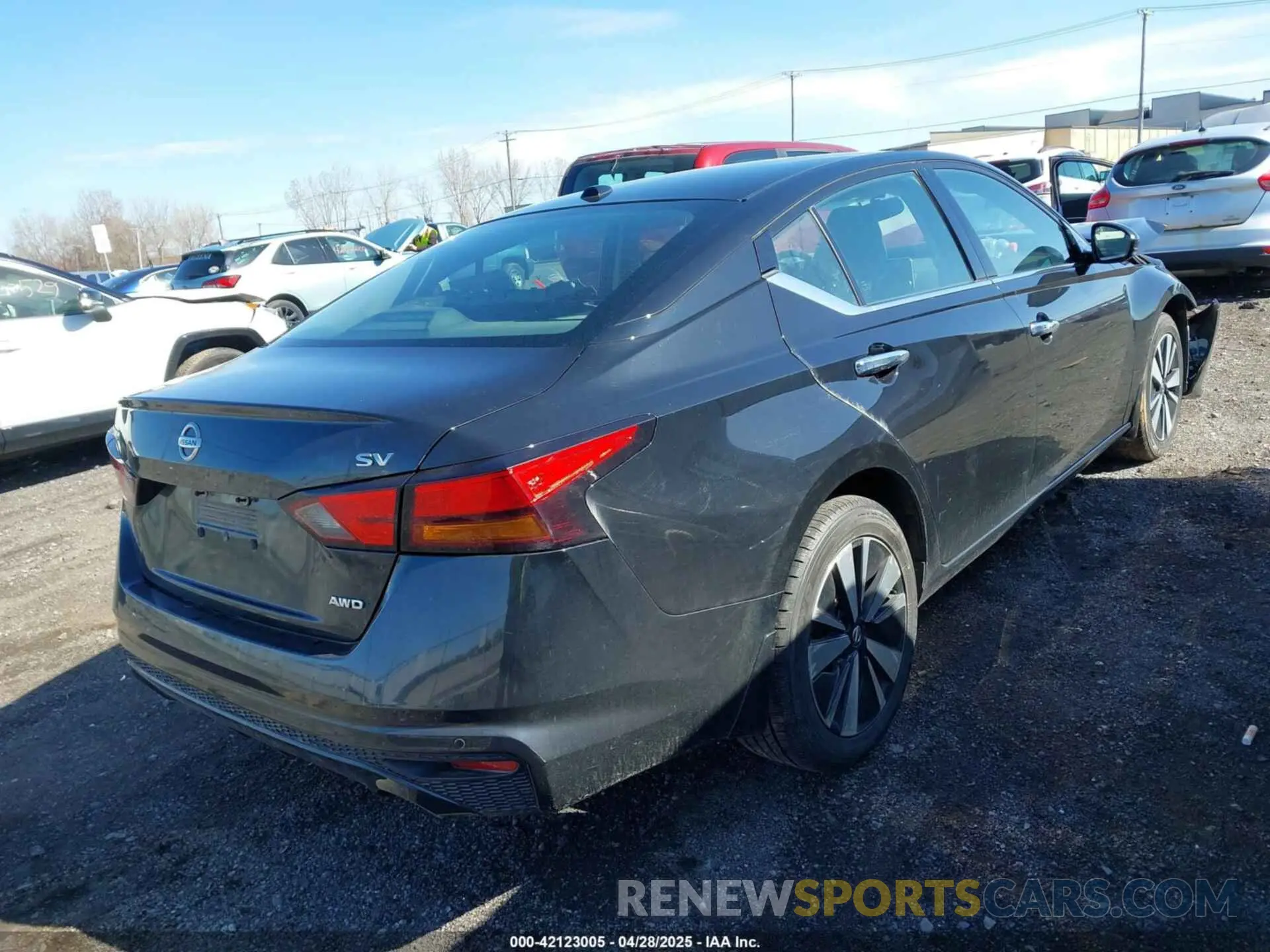 4 Photograph of a damaged car 1N4BL4DW5LN300300 NISSAN ALTIMA 2020