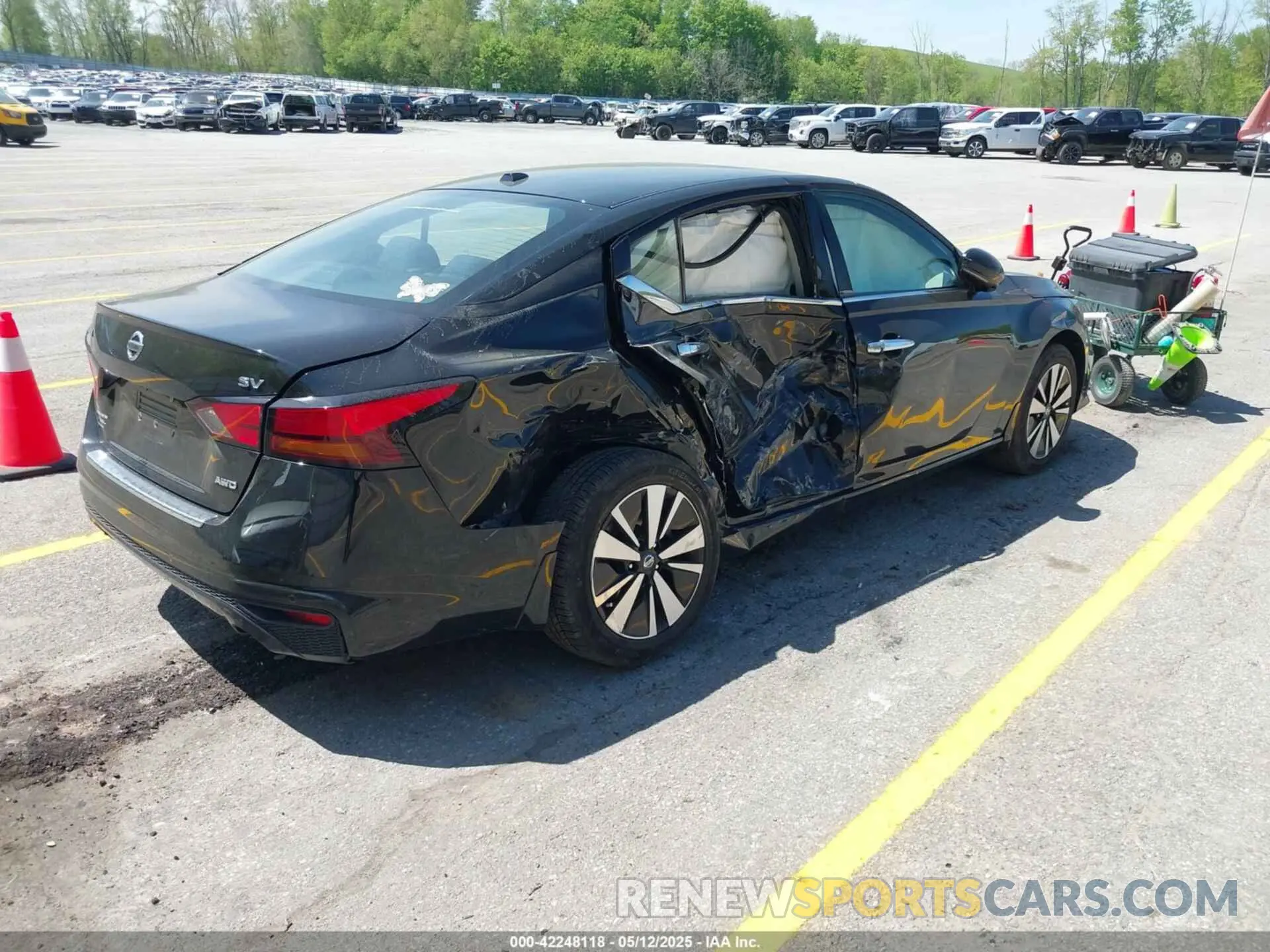 4 Photograph of a damaged car 1N4BL4DW9LC267149 NISSAN ALTIMA 2020