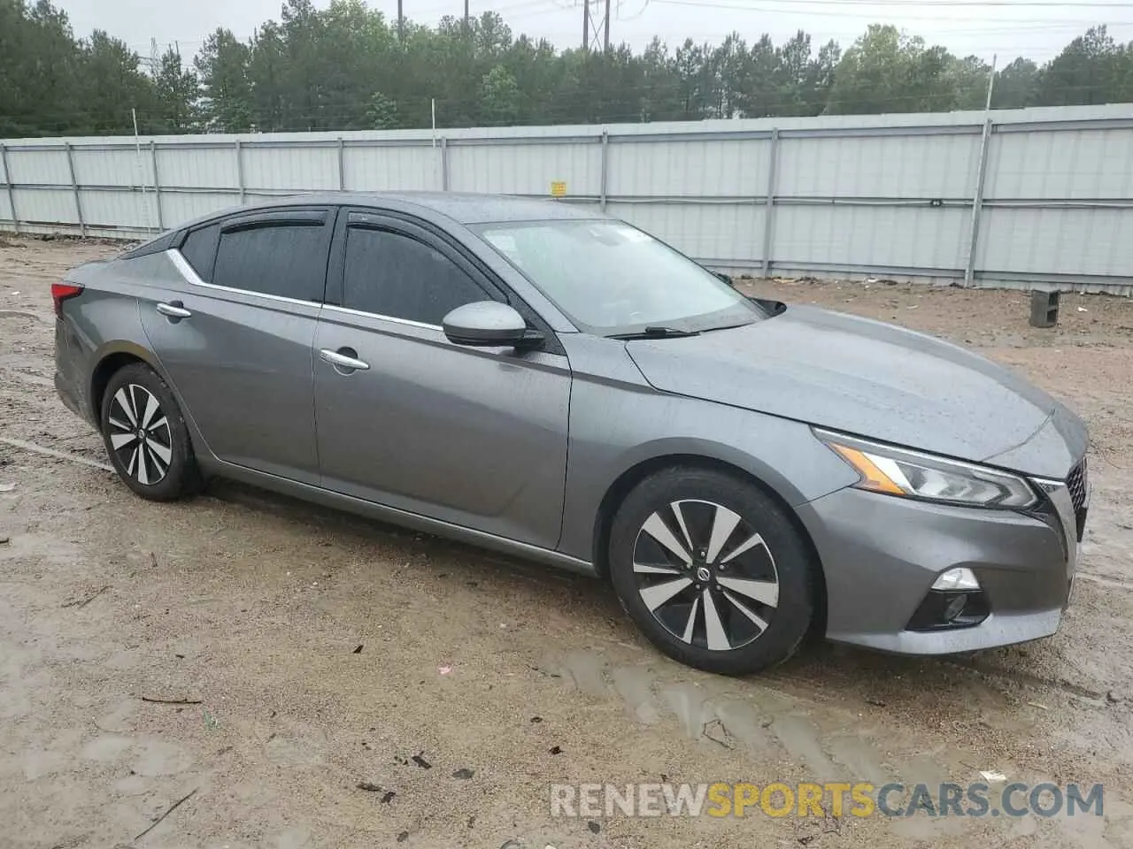 4 Photograph of a damaged car 1N4BL4EV0LC237060 NISSAN ALTIMA 2020