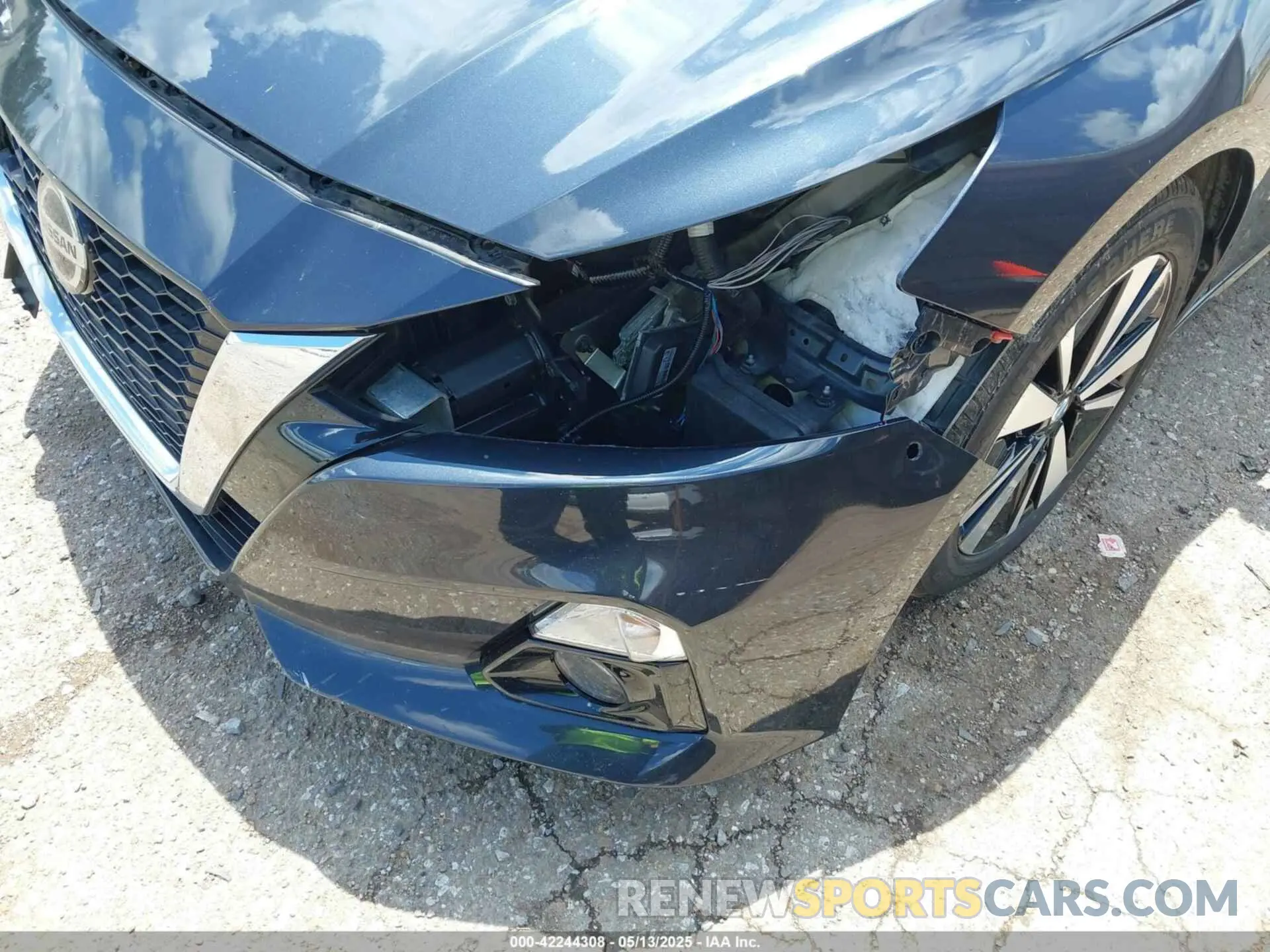 19 Photograph of a damaged car 1N4BL4EV1LC141566 NISSAN ALTIMA 2020