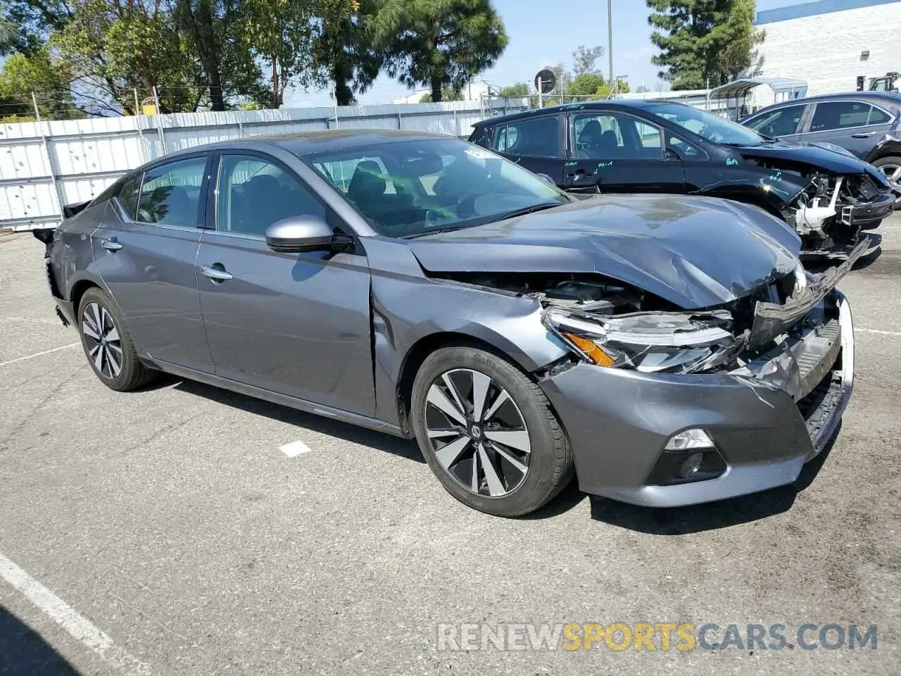 4 Photograph of a damaged car 1N4BL4EV1LC162465 NISSAN ALTIMA 2020