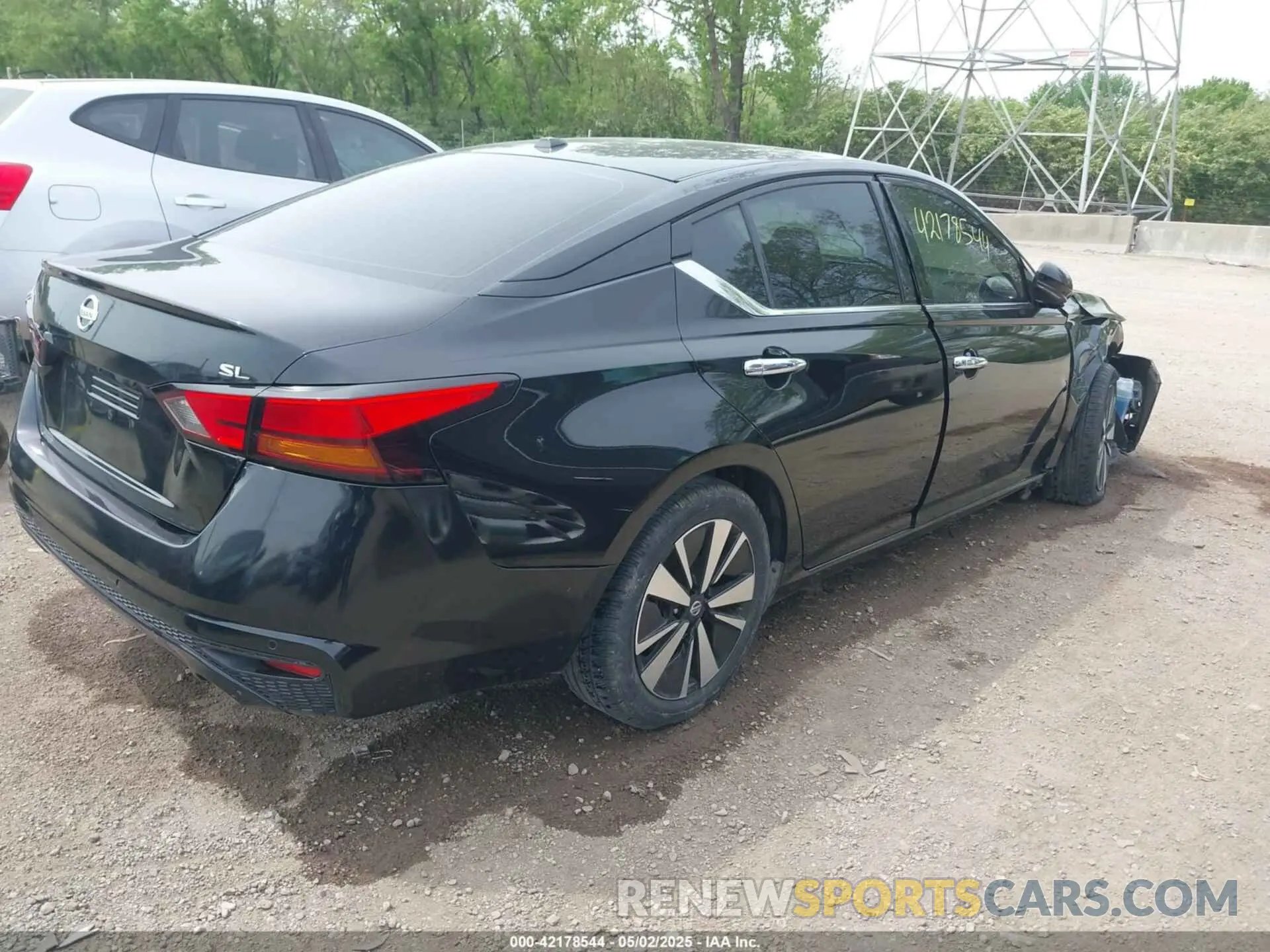 4 Photograph of a damaged car 1N4BL4EV1LC229811 NISSAN ALTIMA 2020