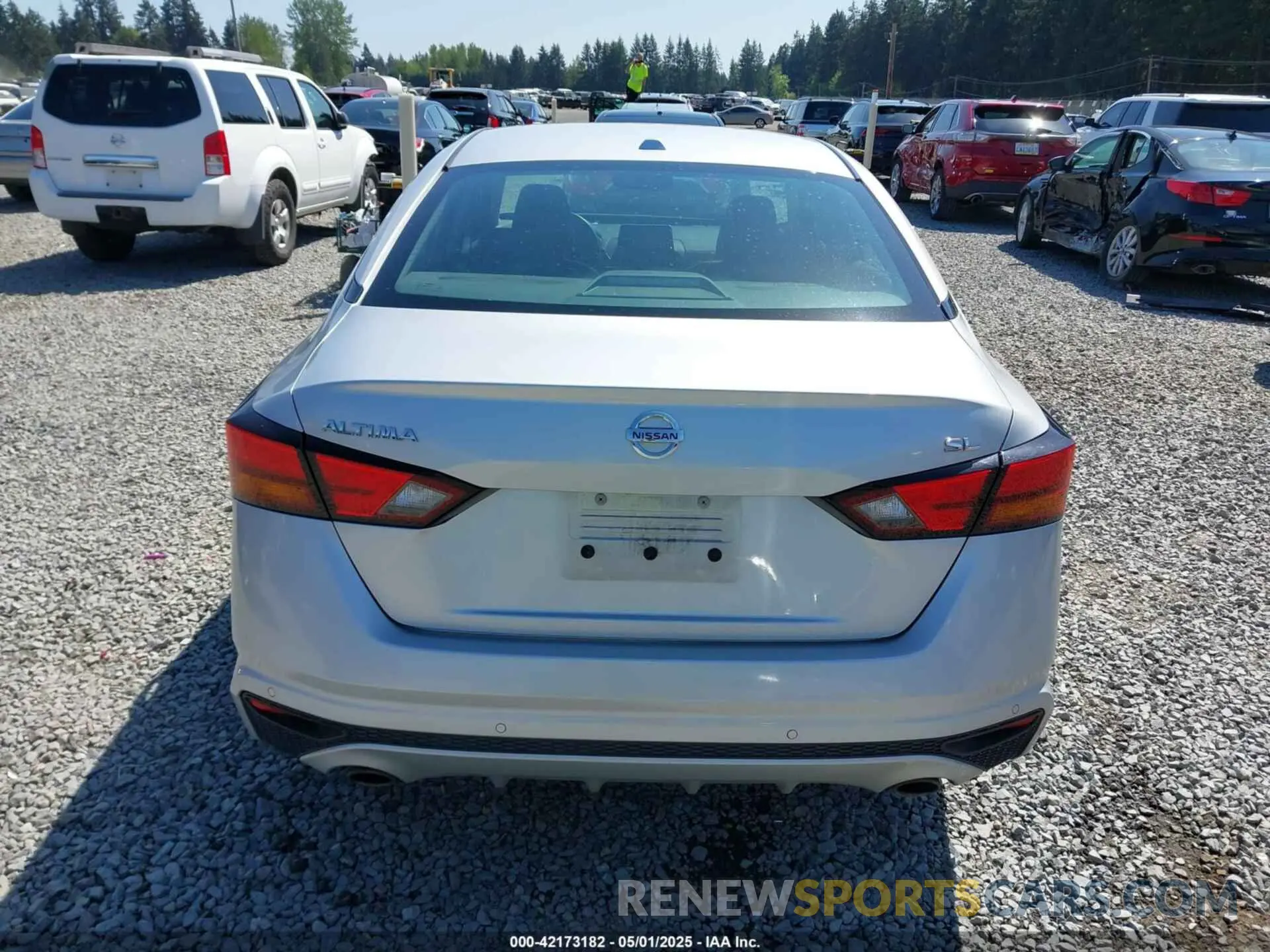 17 Photograph of a damaged car 1N4BL4EV1LC231820 NISSAN ALTIMA 2020