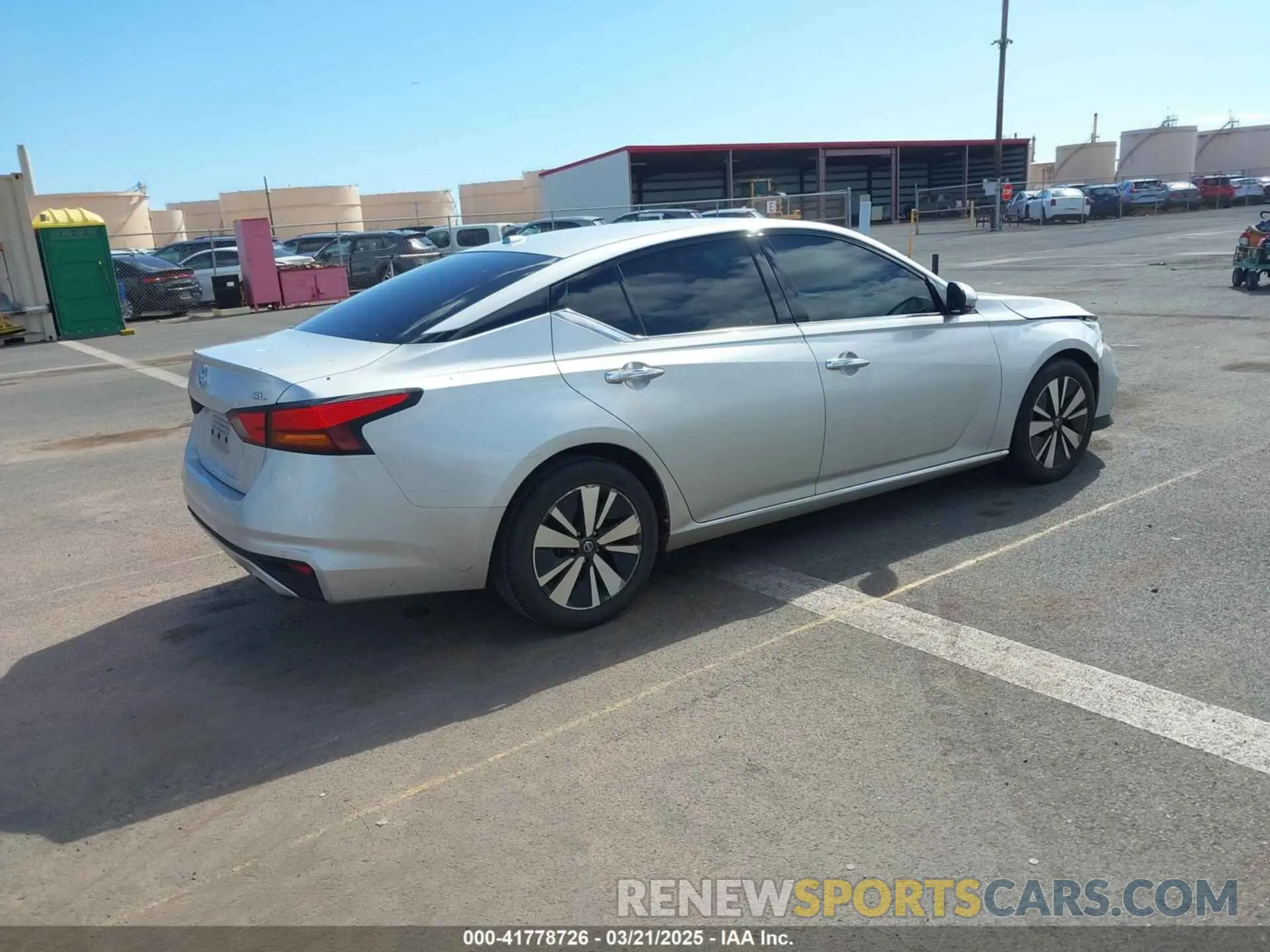 4 Photograph of a damaged car 1N4BL4EV2LC135355 NISSAN ALTIMA 2020