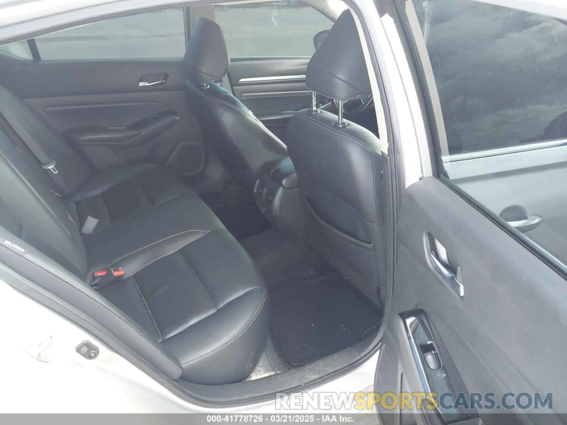 8 Photograph of a damaged car 1N4BL4EV2LC135355 NISSAN ALTIMA 2020