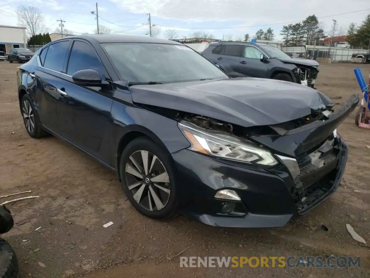 4 Photograph of a damaged car 1N4BL4EV2LC172342 NISSAN ALTIMA 2020