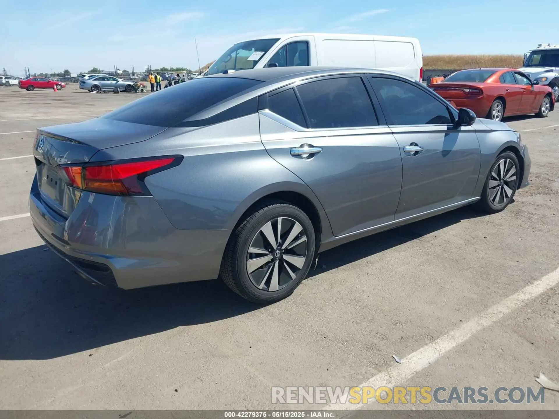 4 Photograph of a damaged car 1N4BL4EV3LC133078 NISSAN ALTIMA 2020