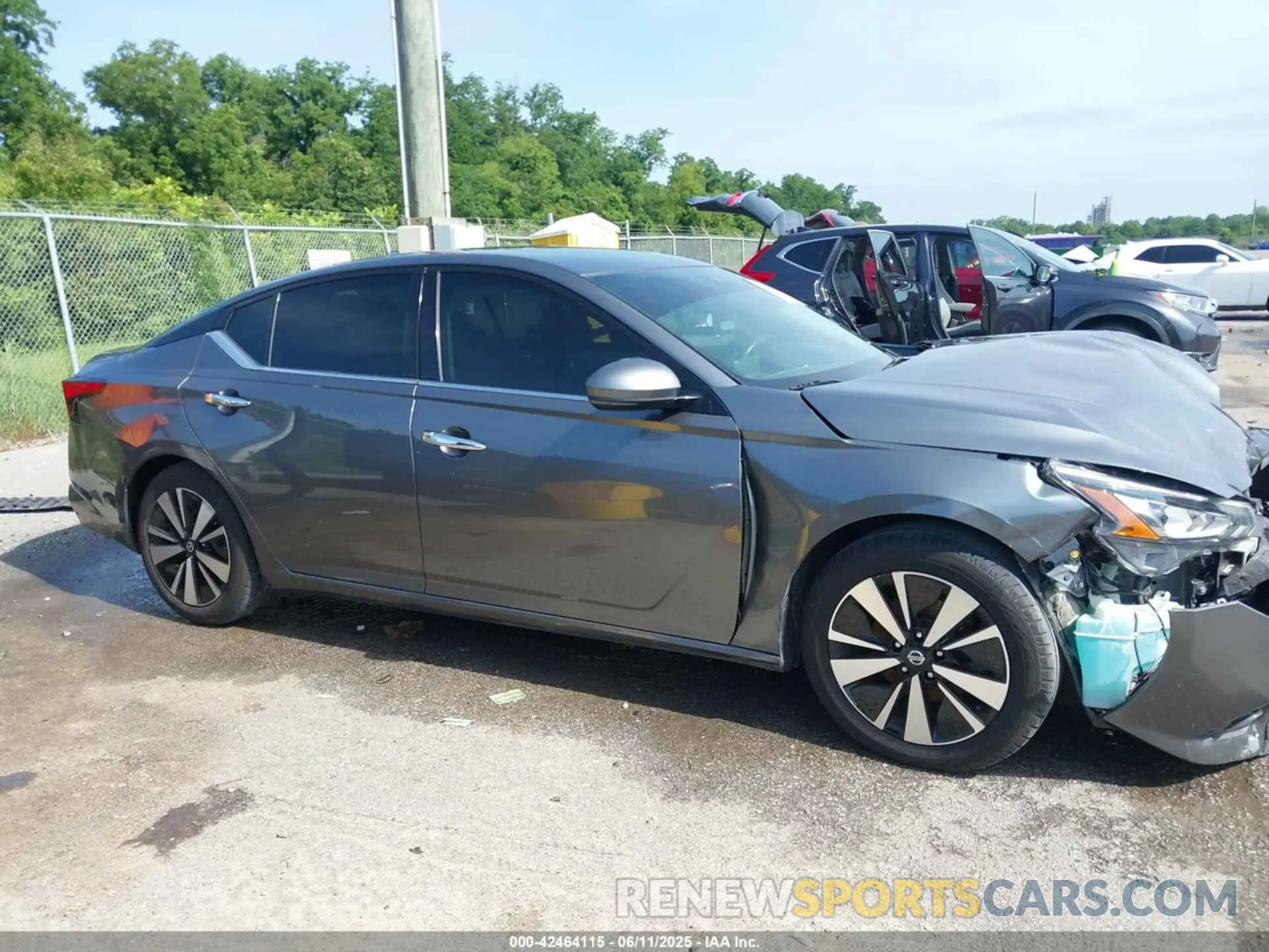13 Photograph of a damaged car 1N4BL4EV3LC186573 NISSAN ALTIMA 2020