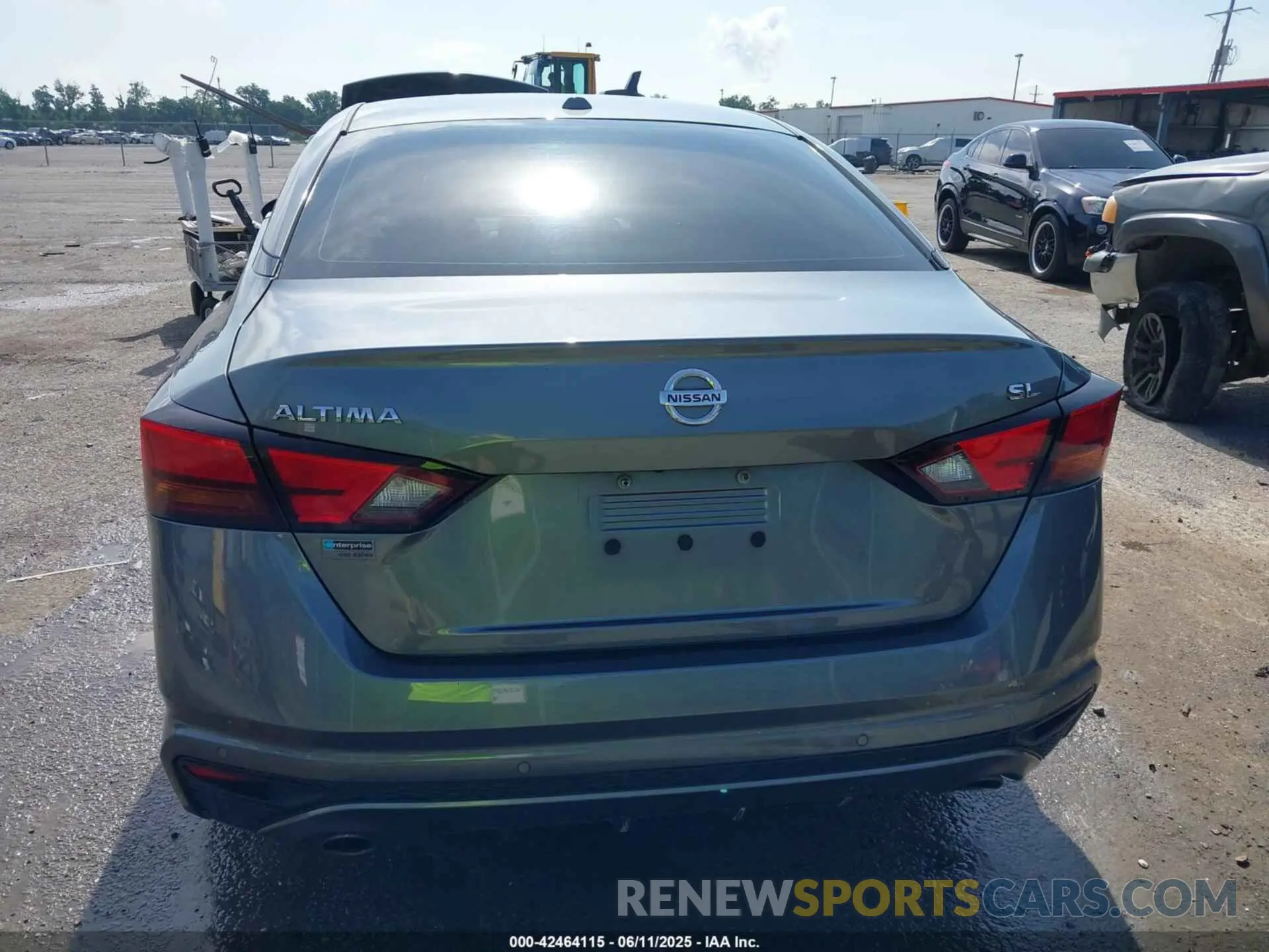 16 Photograph of a damaged car 1N4BL4EV3LC186573 NISSAN ALTIMA 2020