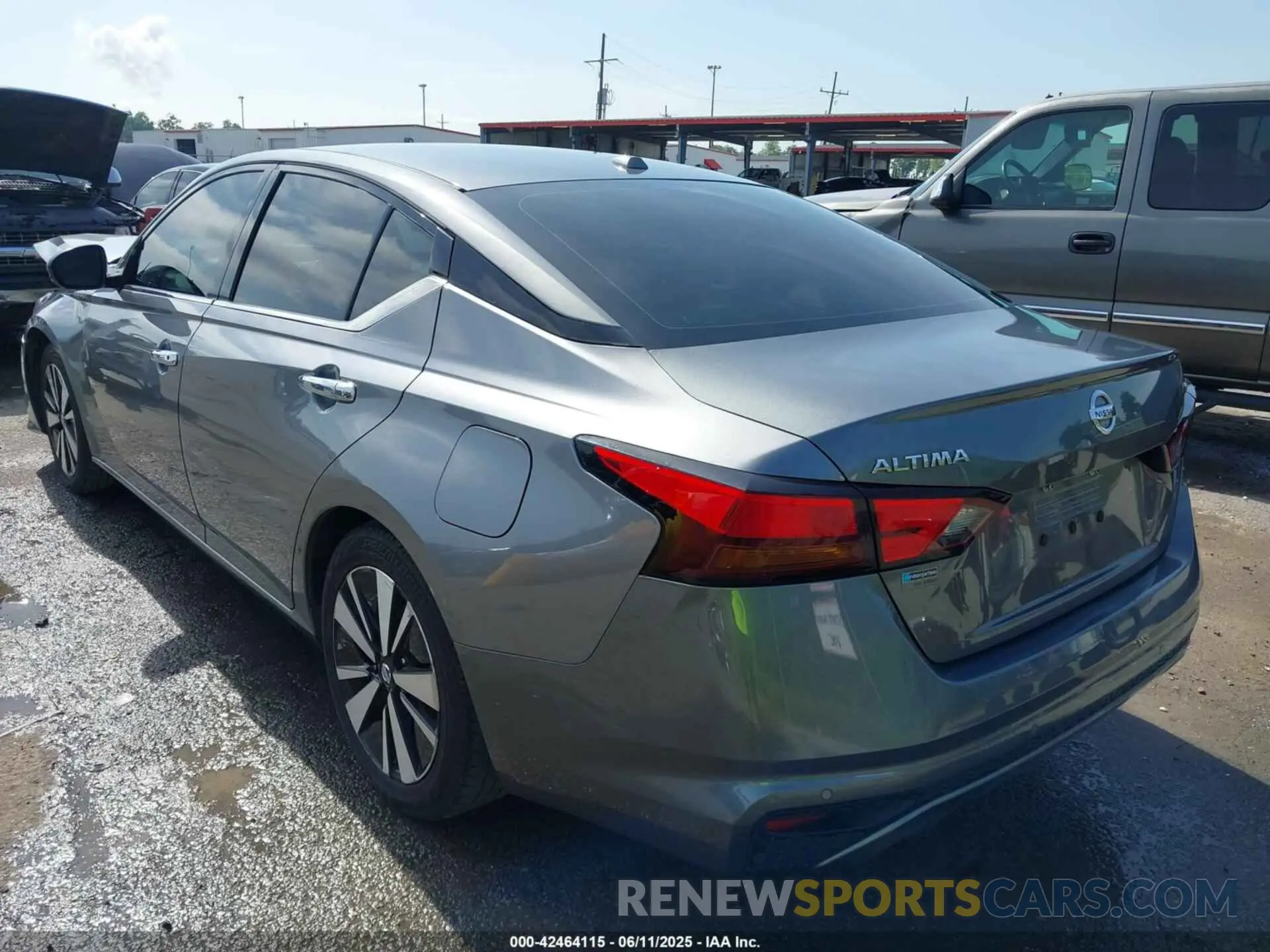 3 Photograph of a damaged car 1N4BL4EV3LC186573 NISSAN ALTIMA 2020