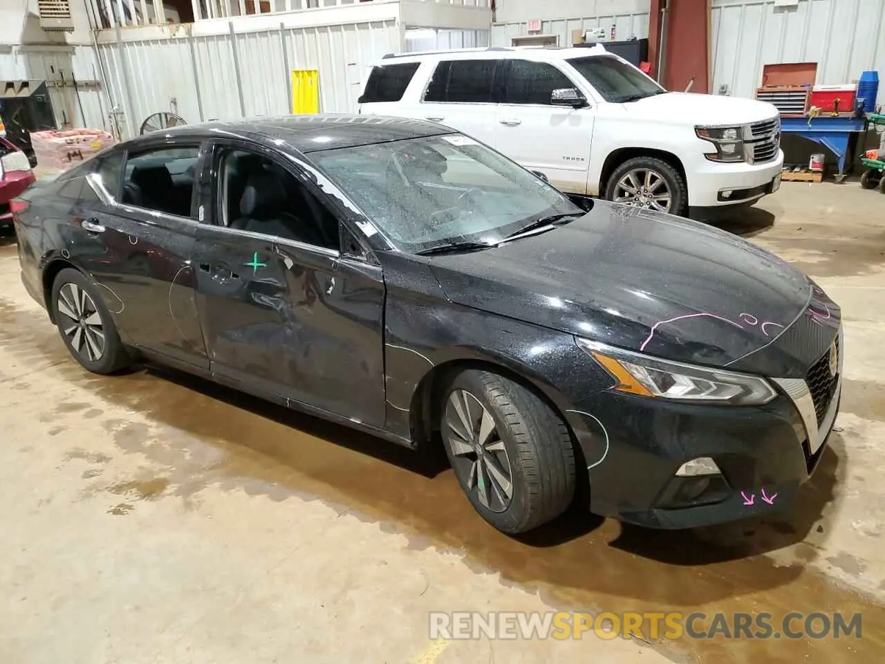 4 Photograph of a damaged car 1N4BL4EV3LC225114 NISSAN ALTIMA 2020