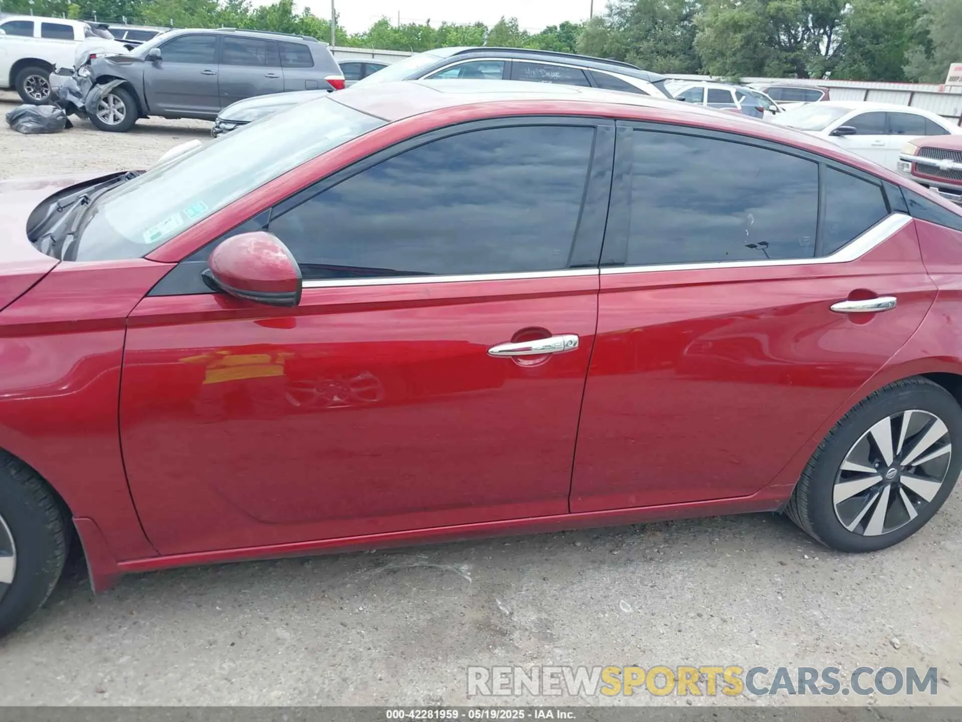 15 Photograph of a damaged car 1N4BL4EV7LC136579 NISSAN ALTIMA 2020