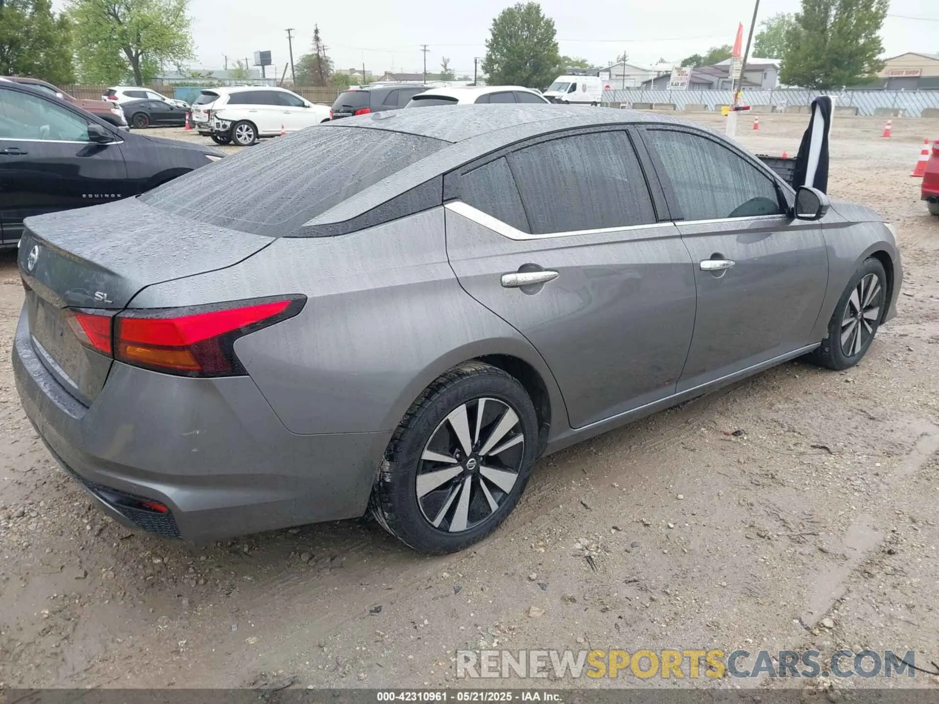 4 Photograph of a damaged car 1N4BL4EV9LC162892 NISSAN ALTIMA 2020