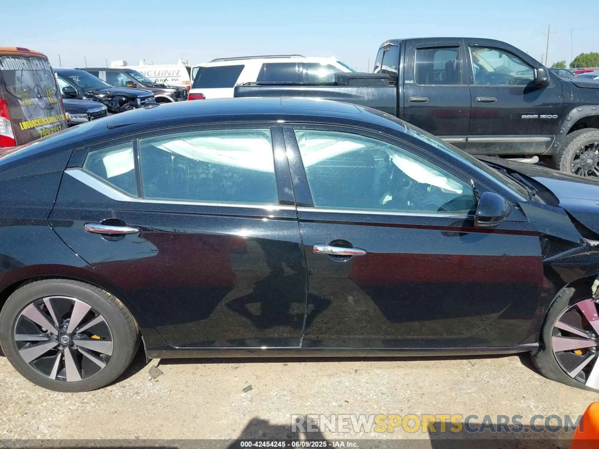 13 Photograph of a damaged car 1N4BL4EV9LC163069 NISSAN ALTIMA 2020