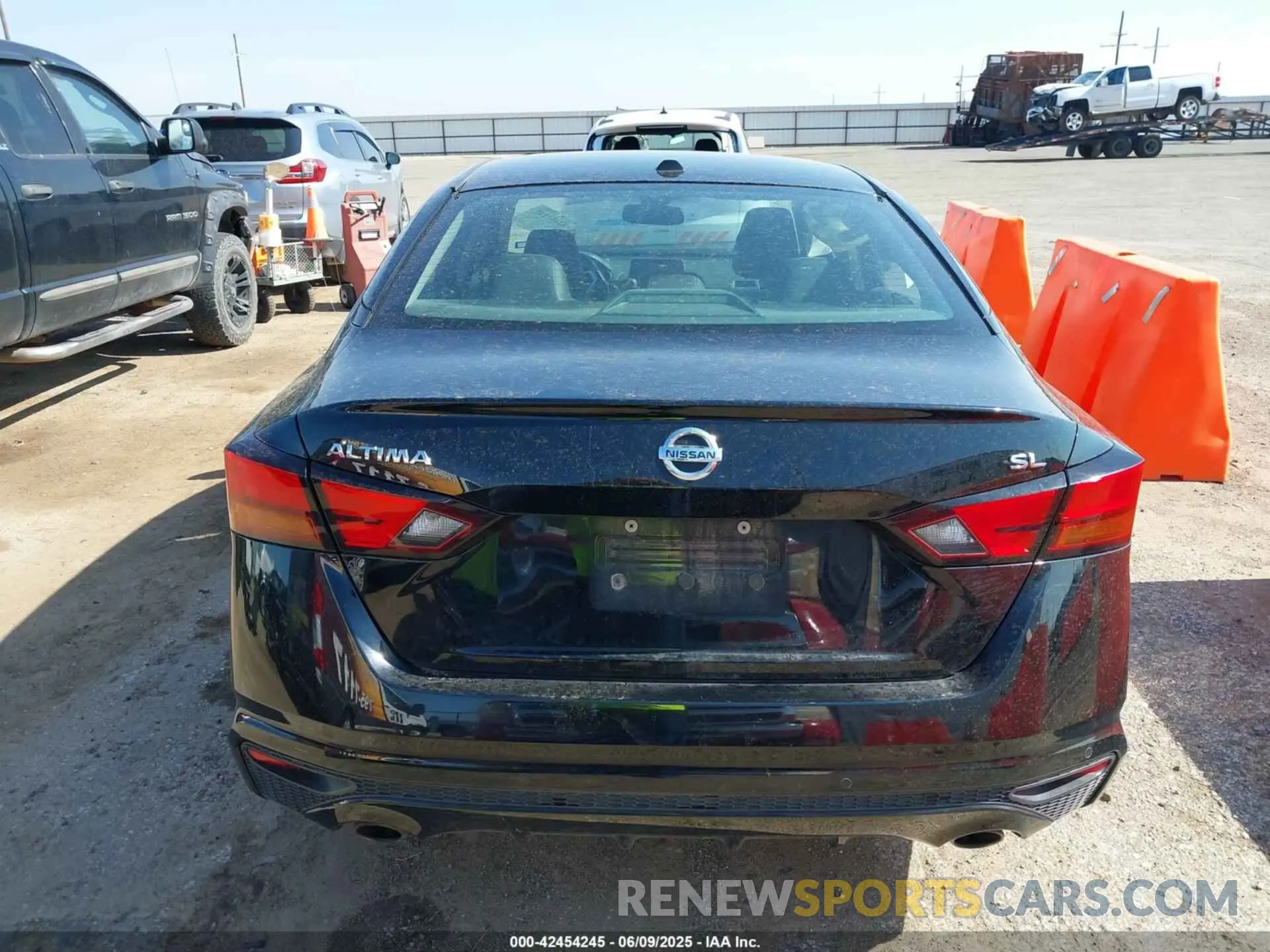 16 Photograph of a damaged car 1N4BL4EV9LC163069 NISSAN ALTIMA 2020