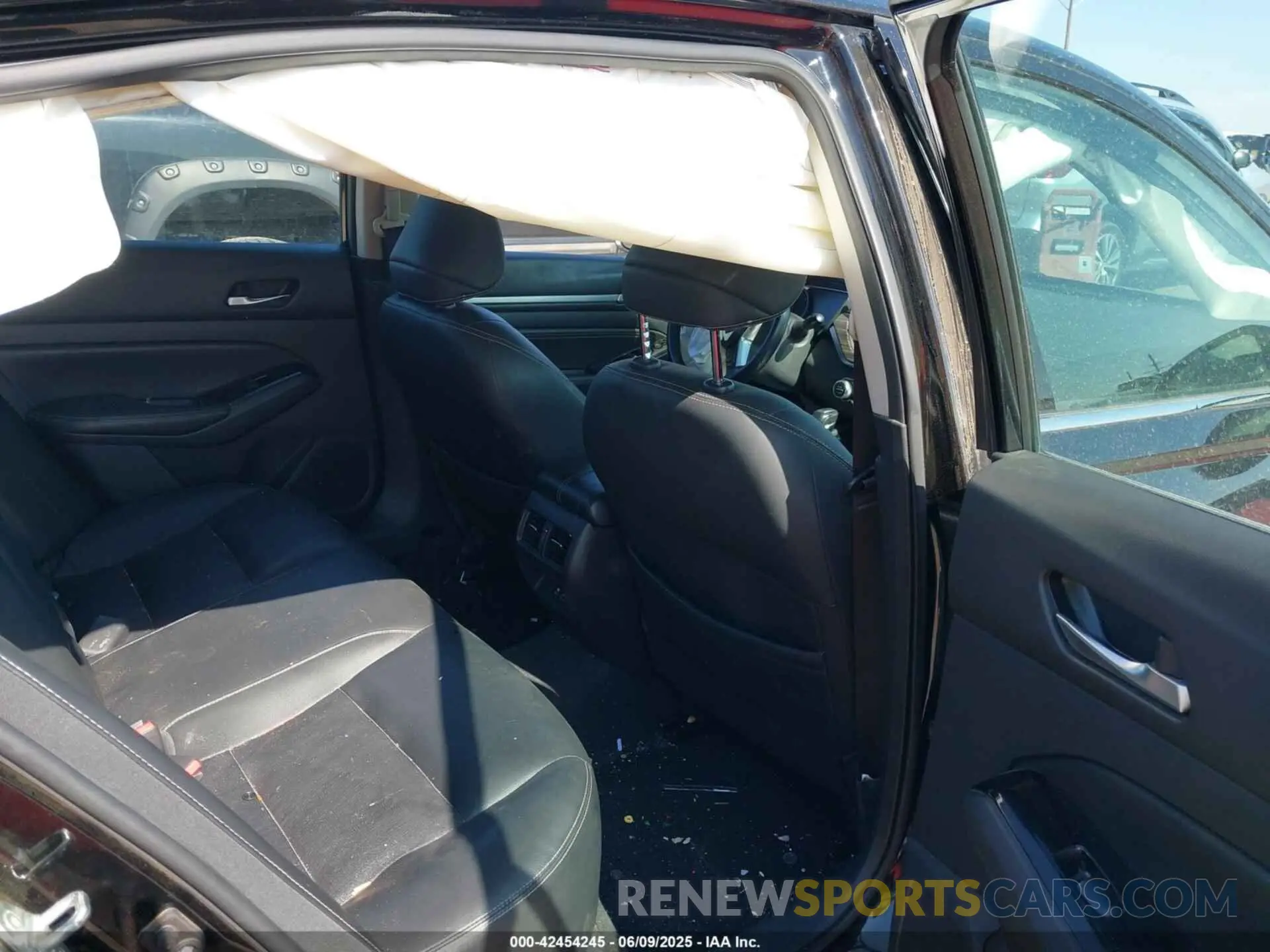 8 Photograph of a damaged car 1N4BL4EV9LC163069 NISSAN ALTIMA 2020